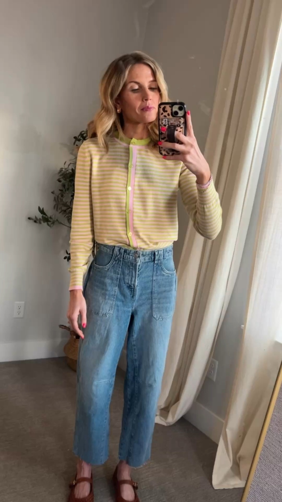 I can’t get over all the Amazon finds for Spring at Walmart! From the best pairs of jeans there yet to all the Spring cardigans and tops in every color of the rainbow! Here are some of our faves! @walmartstyle #walmartpartner #walmartstyle