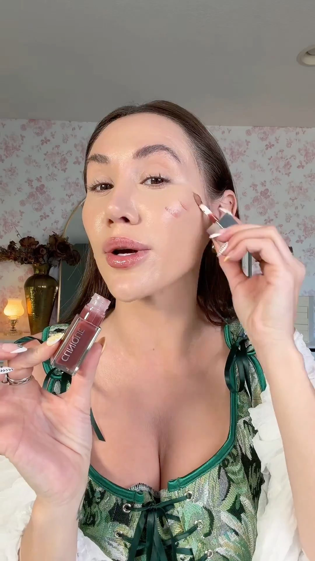 nude honey lip and cheek oil for the most effortless no makeup makeup glow.

#clinique #lipoil #cheekcolor #dewyskin #nomakeupmakeup
clinique pop lip cheek oil nude honey 

 #LTKBeauty