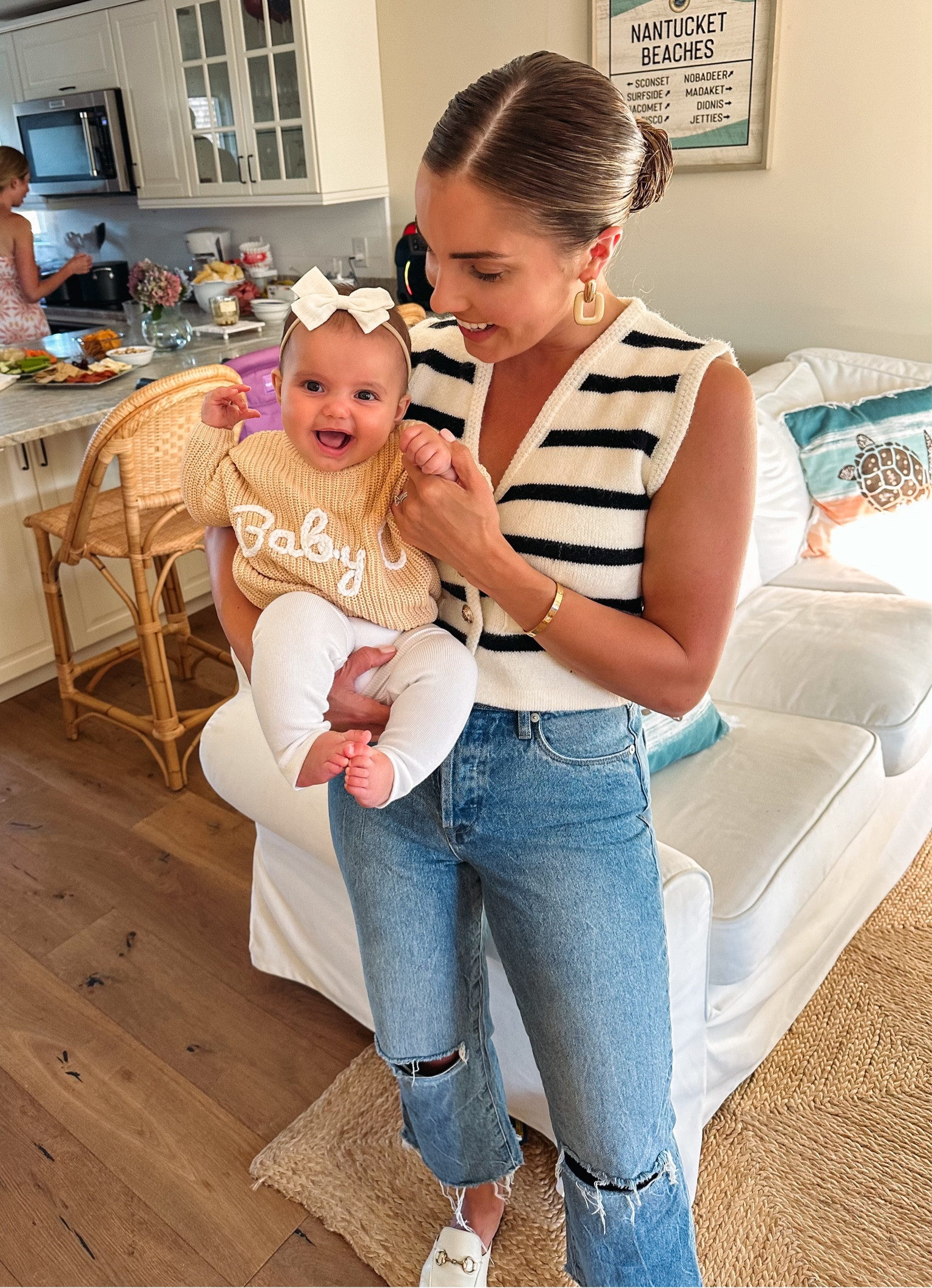 Fall transitional outfit🖤Jeans are a few seasons old, linked similar wide leg and cropped styles 

#LTKFindsUnder100 #LTKStyleTip #LTKSeasonal