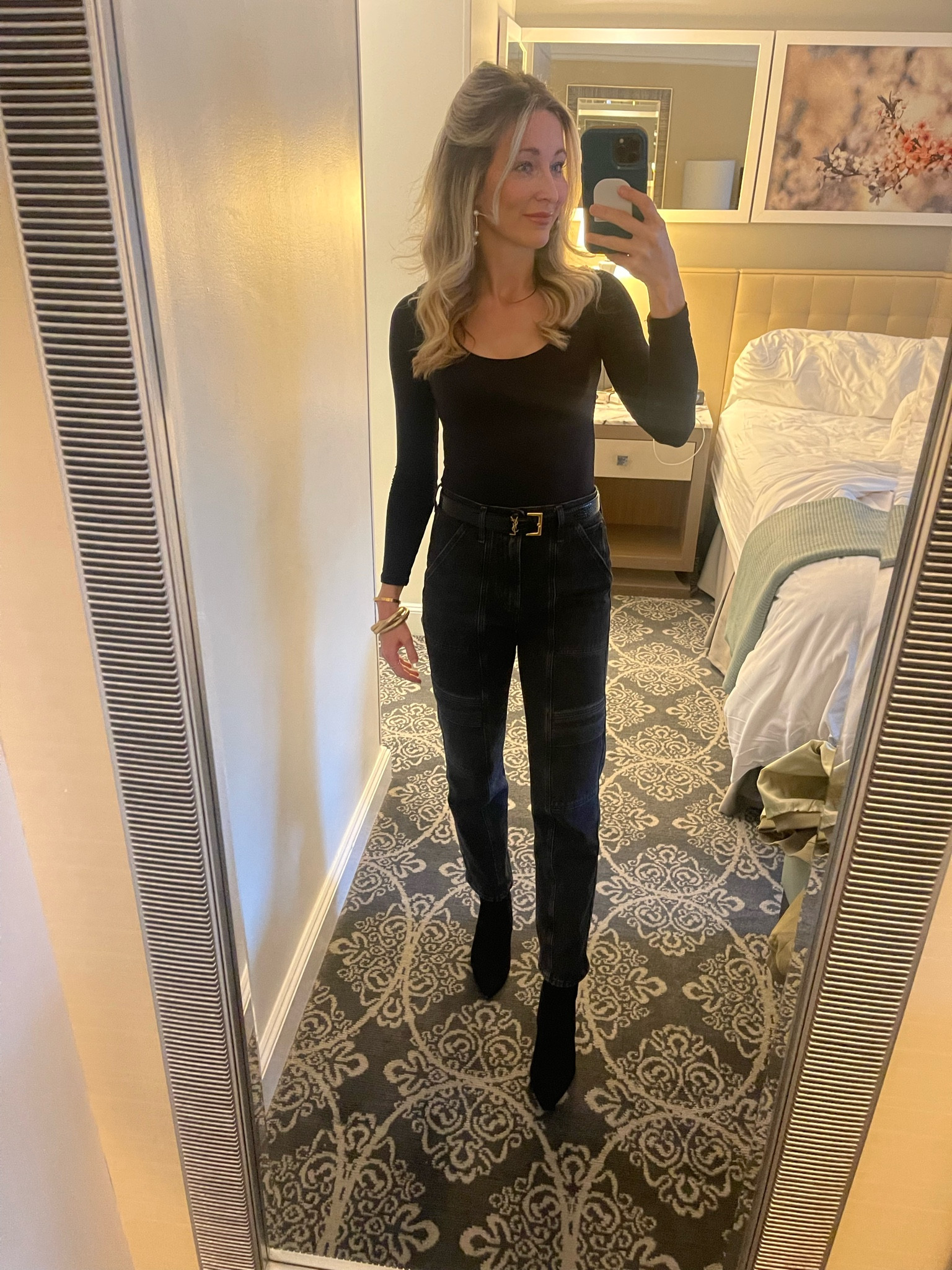 Best Amazon bodysuit! Skims dupe! 

Bodysuit: small Jeans: 24 

#LTKfindsunder50 #LTKtravel #LTKworkwear