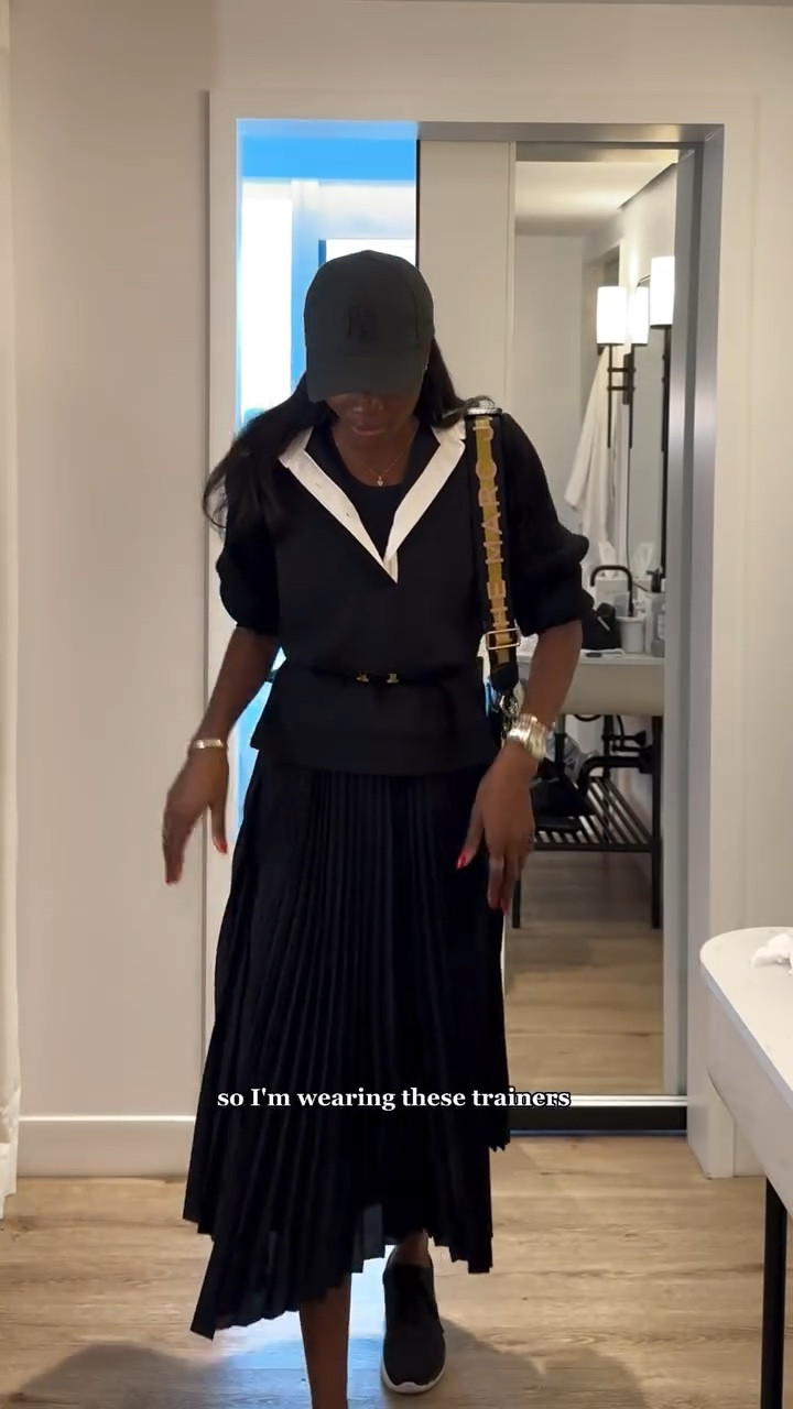 When your man is a yankees fan, so you’re going for vibes and screams😂😂😂 but you’re going In style! Are you a Yankees or mets fan?

#yankeesvsmets #nyc #baseball

#LTKluxury #LTKstyletip #LTKuk