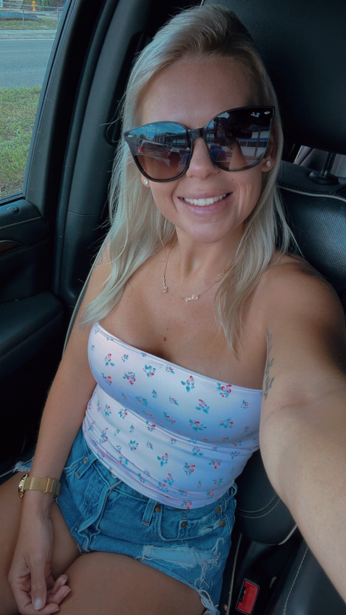 Small top, 26 bottoms