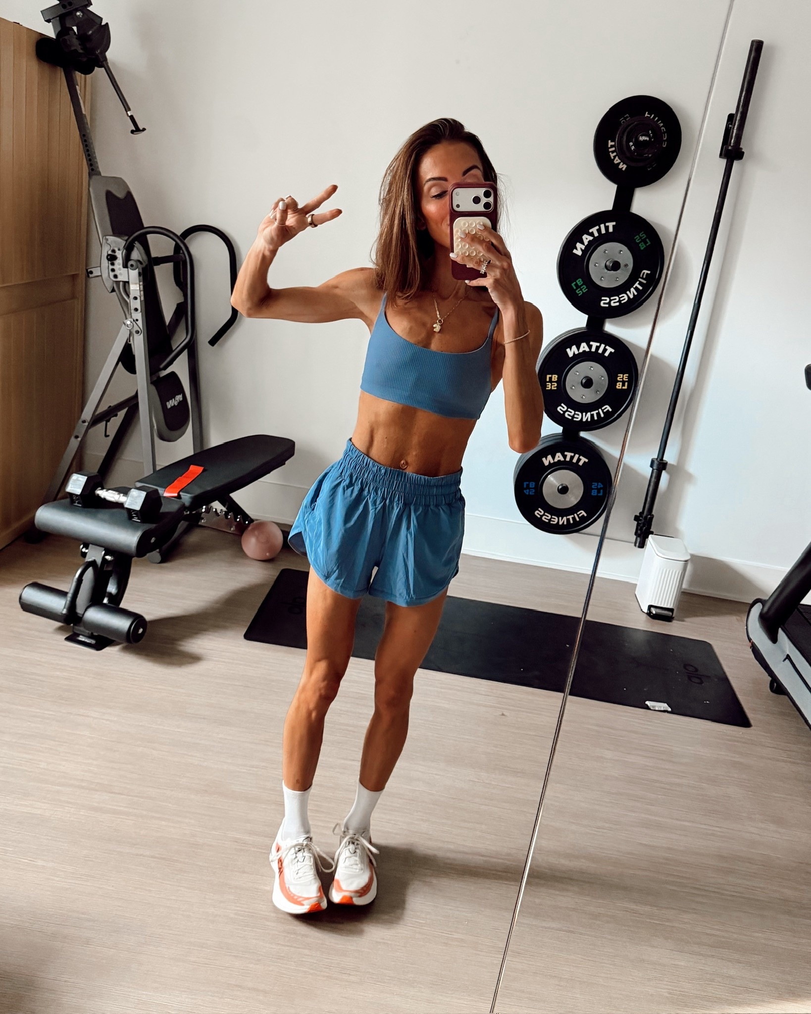 fave shoes for race day + fast pace running! 🤍