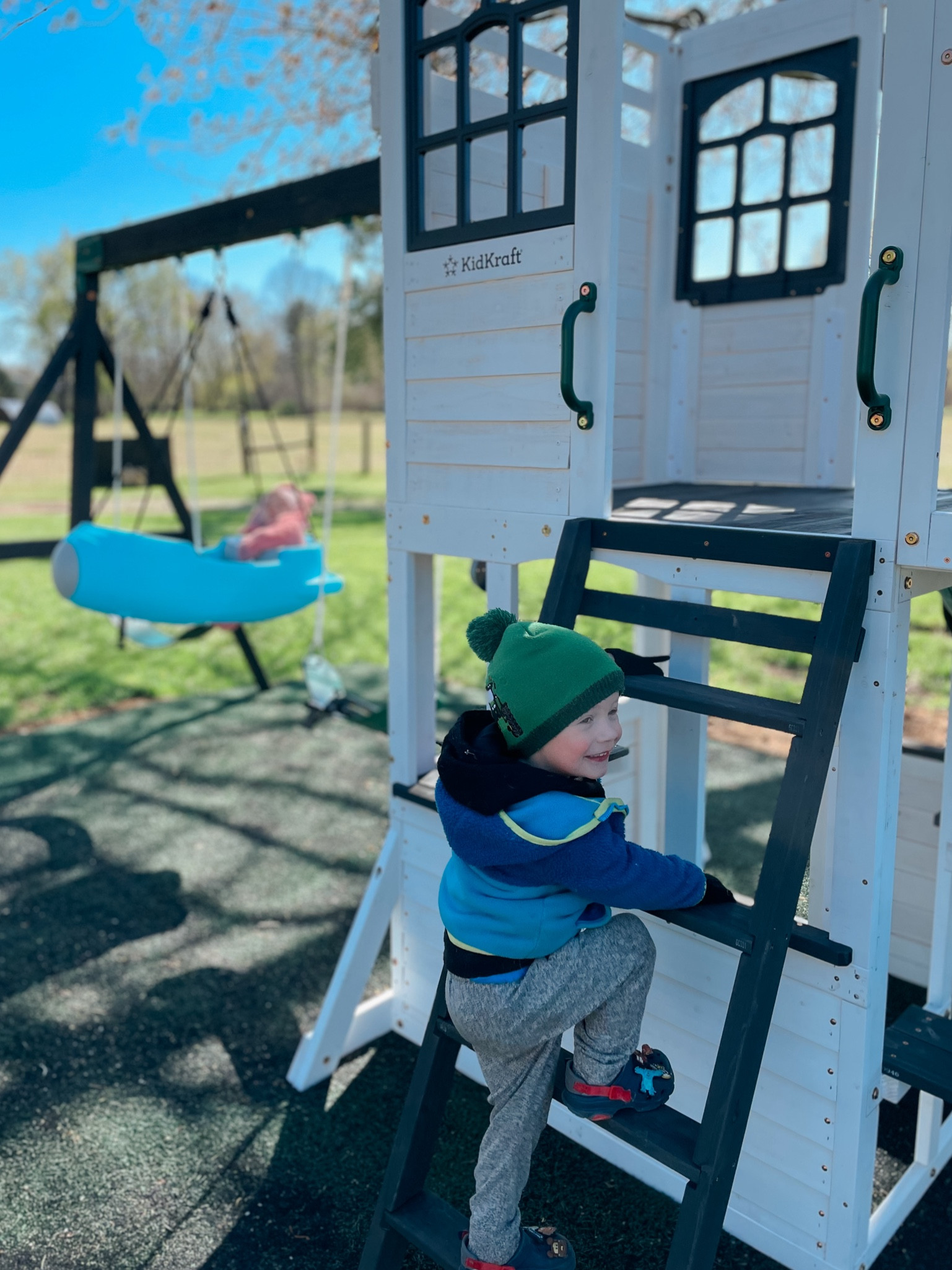Our outdoor play area 🛝🩵

#LTKkids #LTKSeasonal #LTKbaby