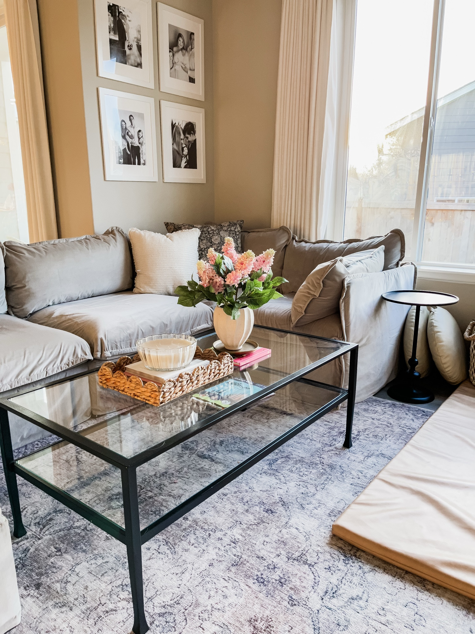 Living room details



transitional living room, collected home, pottery barn, Target, Walmart, TWOPAGES, Anabei

#LTKFamily #LTKHome