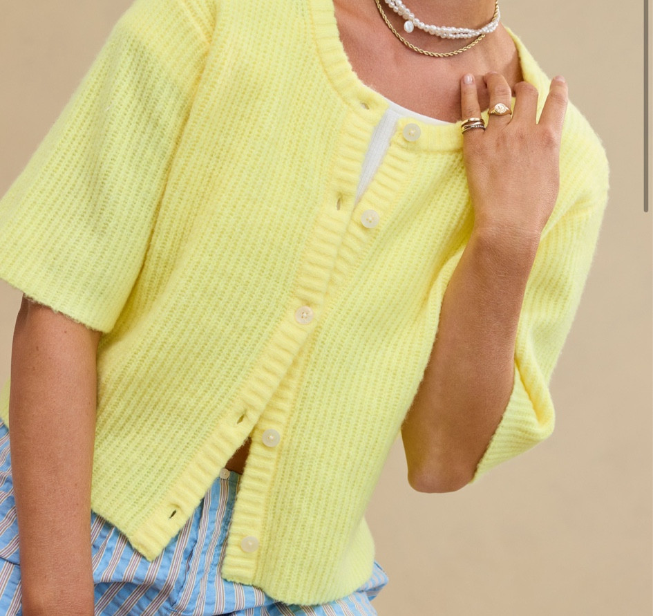 This sweater is perfect for fall and on sale 🤩🍂

#LTKSaleAlert #LTKSeasonal #LTKFallSale