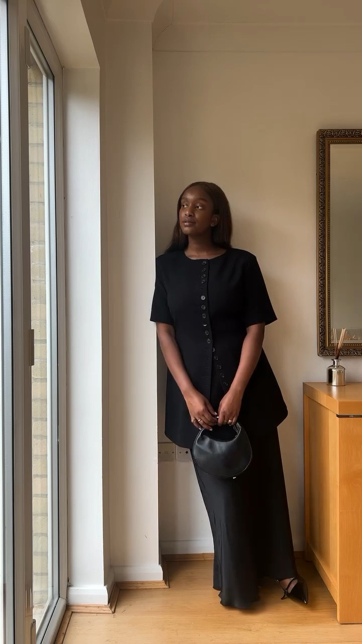 day 10/30🖤✨

another day , another CBK inspired fit! An all black fit with a twist, I love the shape this dress from @dissh creates and I think I may need to keep layering mini dresses over my skirts!!

dress @dissh 
skirt @arketofficial 
flats @marksandspencerstyle 
bag @arketofficial 

all black outfit , maxi skirt, layering , outfit layering , minimal outfit, 90s style, Carolyn bessette kennedy, CBK, styling reel, styling , minimal styling #modestoutfitideas #blackmaxiskirt #maxiskirt #arket #falloutfitideas #allblackoutfit #monochromeoutfit #cbk #carolynbessettekennedy #90style #90sfashion #stylingreel #fashionreel #minimalchic #minimalstyledaily