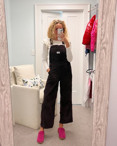 Corduroy overalls outfit with pink clogs!

// fall outfits, fall fashion, thanksgiving outfit, fall OOTD, corduroy outfit, neutral outfit, pink shoes 

#LTKSeasonal #LTKworkwear #LTKfindsunder100