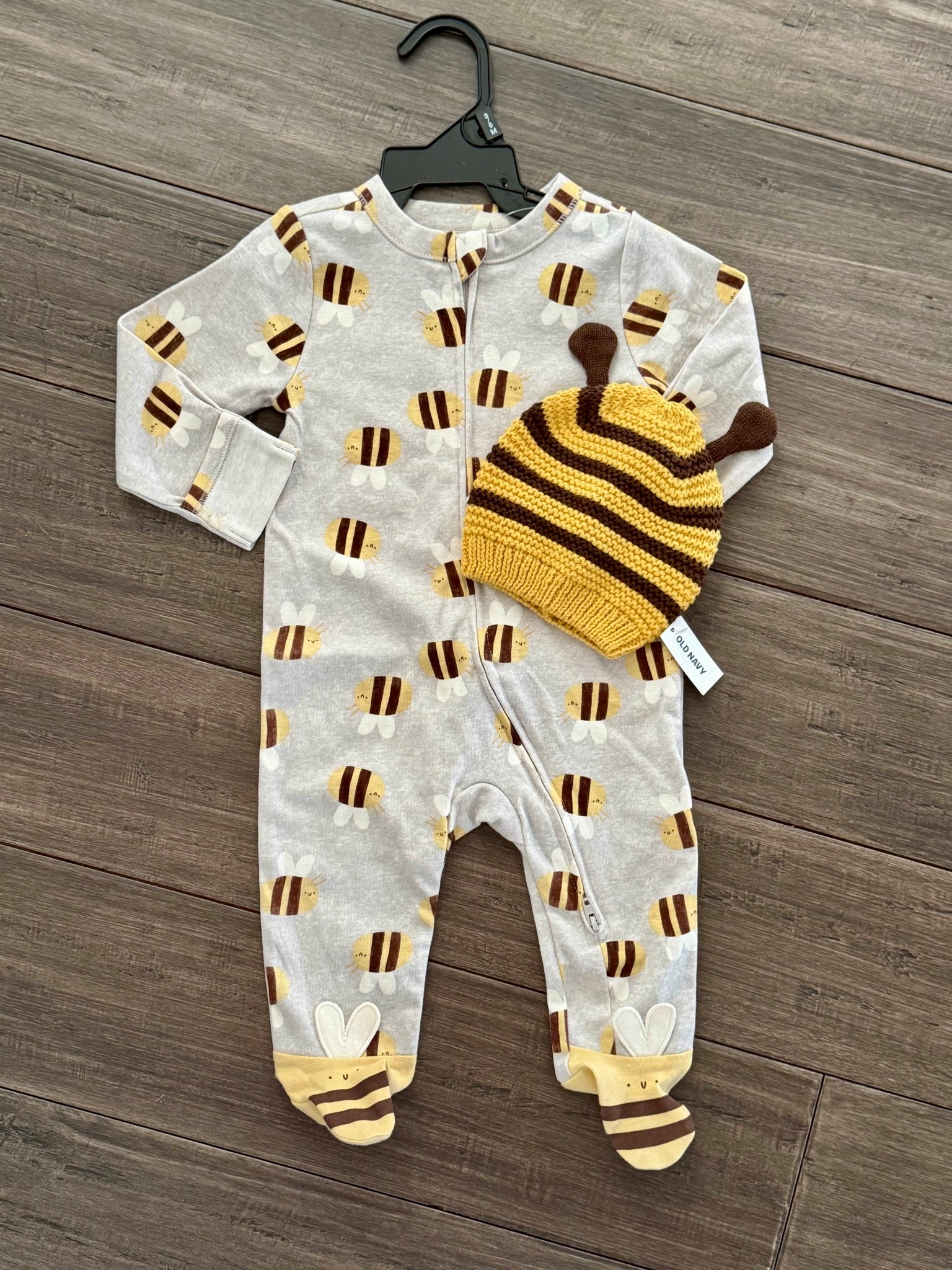 I found the sweetest little bee set at Old navy! Both pieces are on sale right now! Links below. #ad 

#LTKBaby #LTKKids