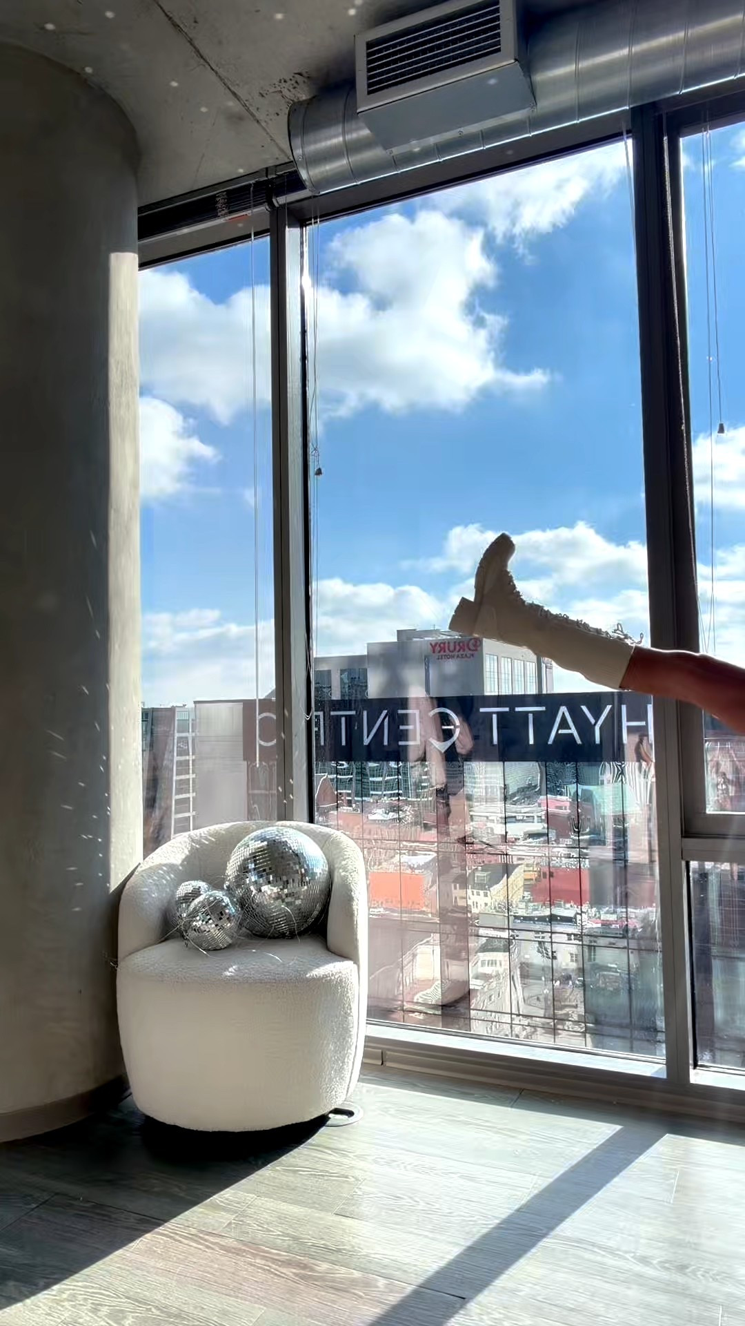 Honestly so excited to say goodbye to my winter uniform lol a hoodie and boots❄️👢🙌🏼

#LTKSeasonal #LTKgrwm #LTKootd