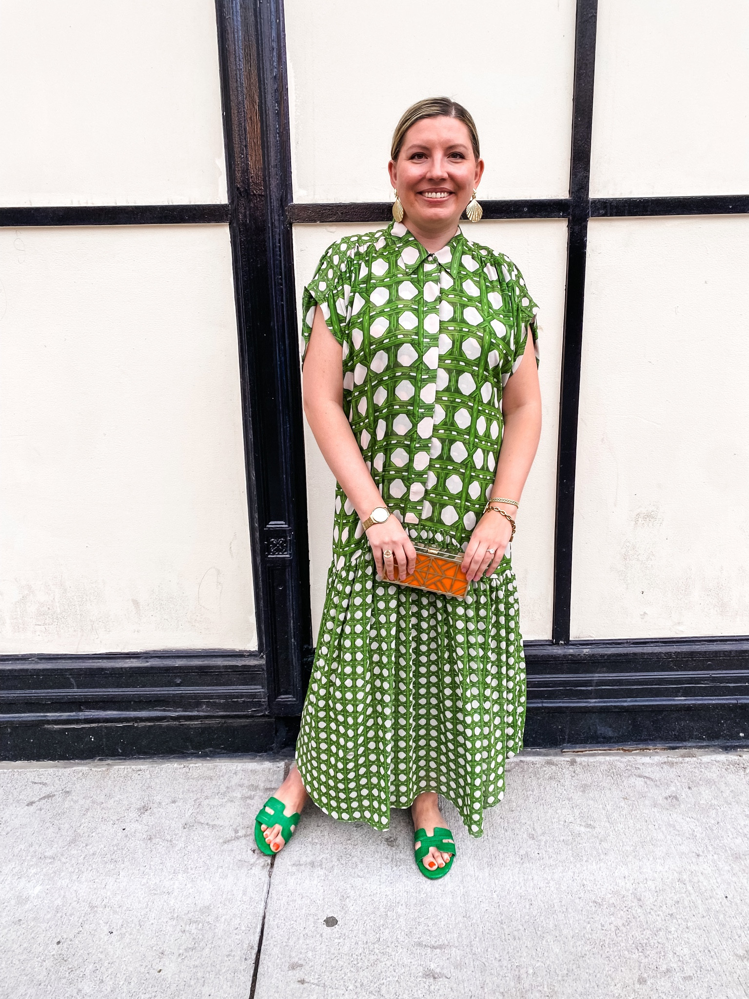 Drop waists are back, so I guess the 20s are roaring again. What could go wrong? 😉 

This print is epic and comes on several different silhouettes - linked for you only on LTK.

#LTKSeasonal #LTKshoecrush #LTKstyletip