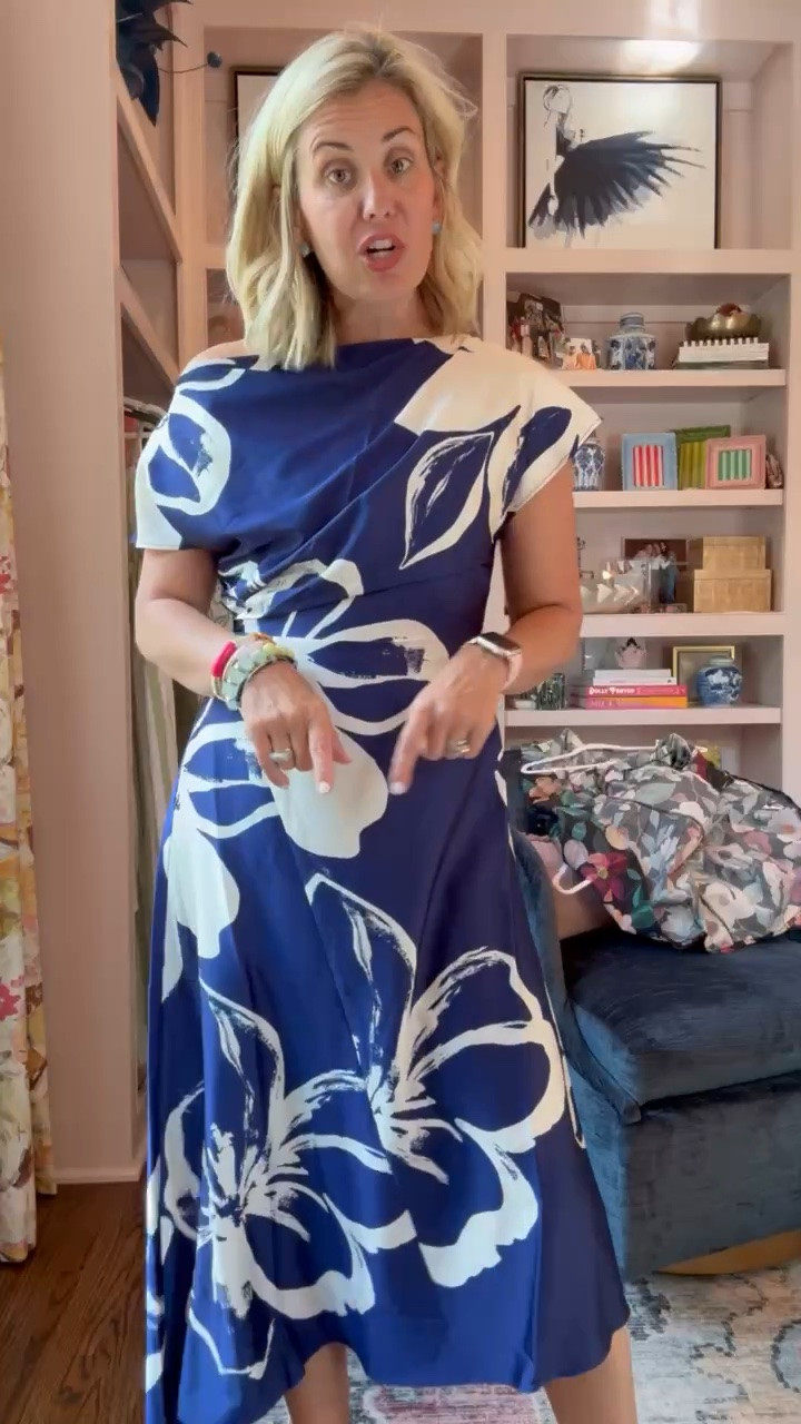 What an easy to wear and flattering dress!! I’m loving this one! I’m in a small dress and 8 heels tts.

#LTKdayinmylife #LTKOver40 #LTKPetite