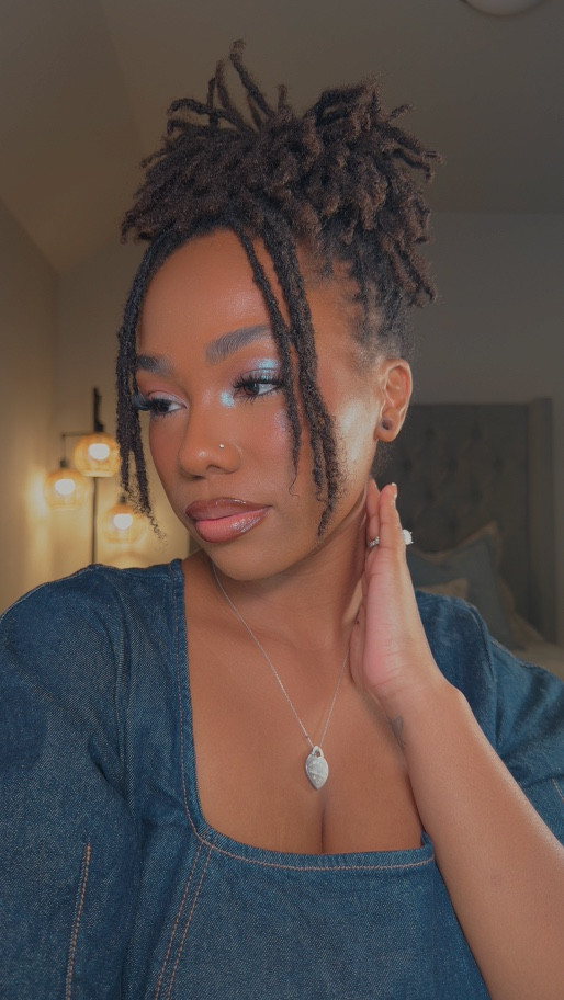 this is one of my favorite looks, I’m a sucker for some glitter 😛🫧🩵✨

#LTKBeauty #LTKselfcare #LTKgrwm