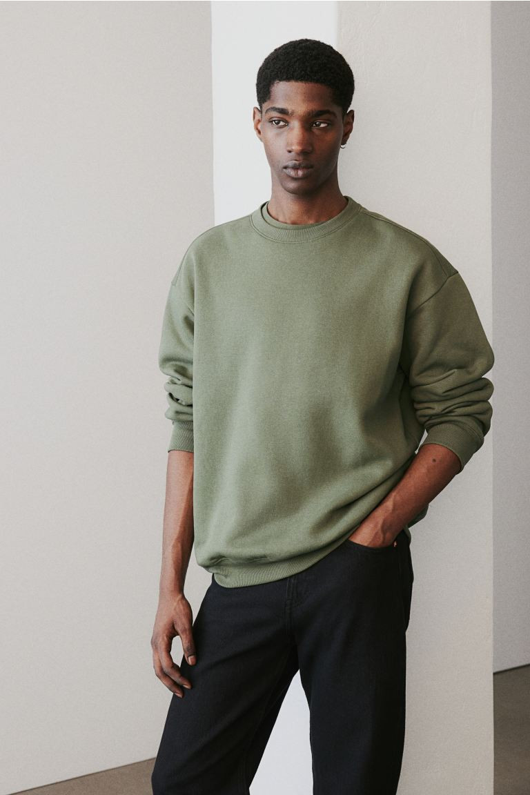 Loose Fit Sweatshirt - Dark khaki green - Men | H&M US | H&M (US + CA)