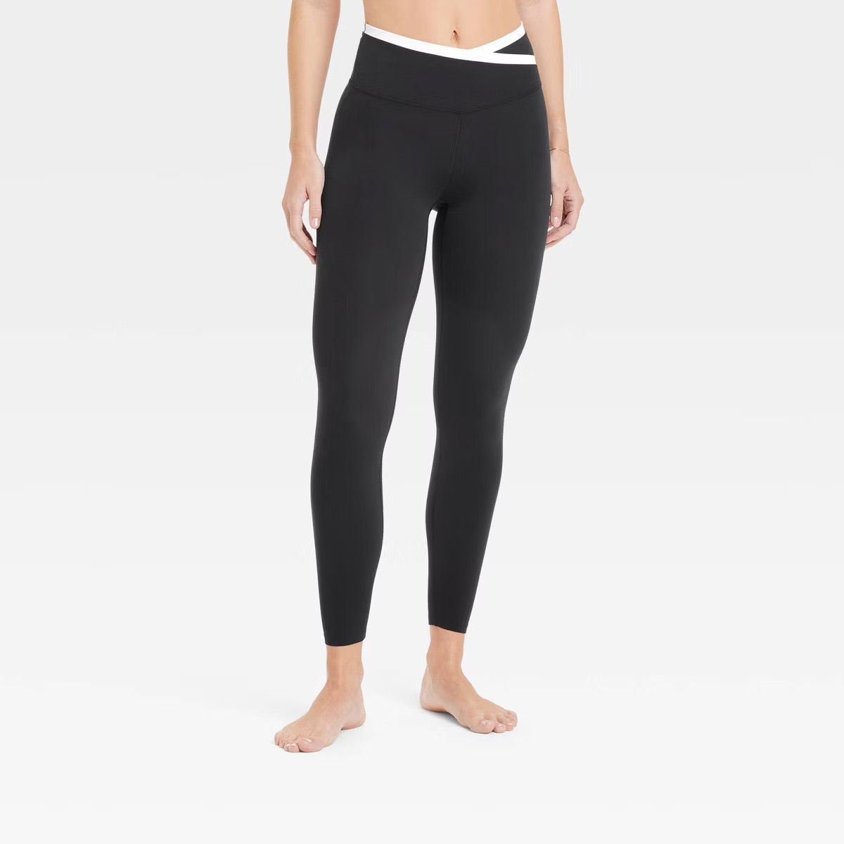 Women's Everyday Soft High-Rise Piped V-Waistband 7/8 Leggings - All In Motion™ Black L | Target
