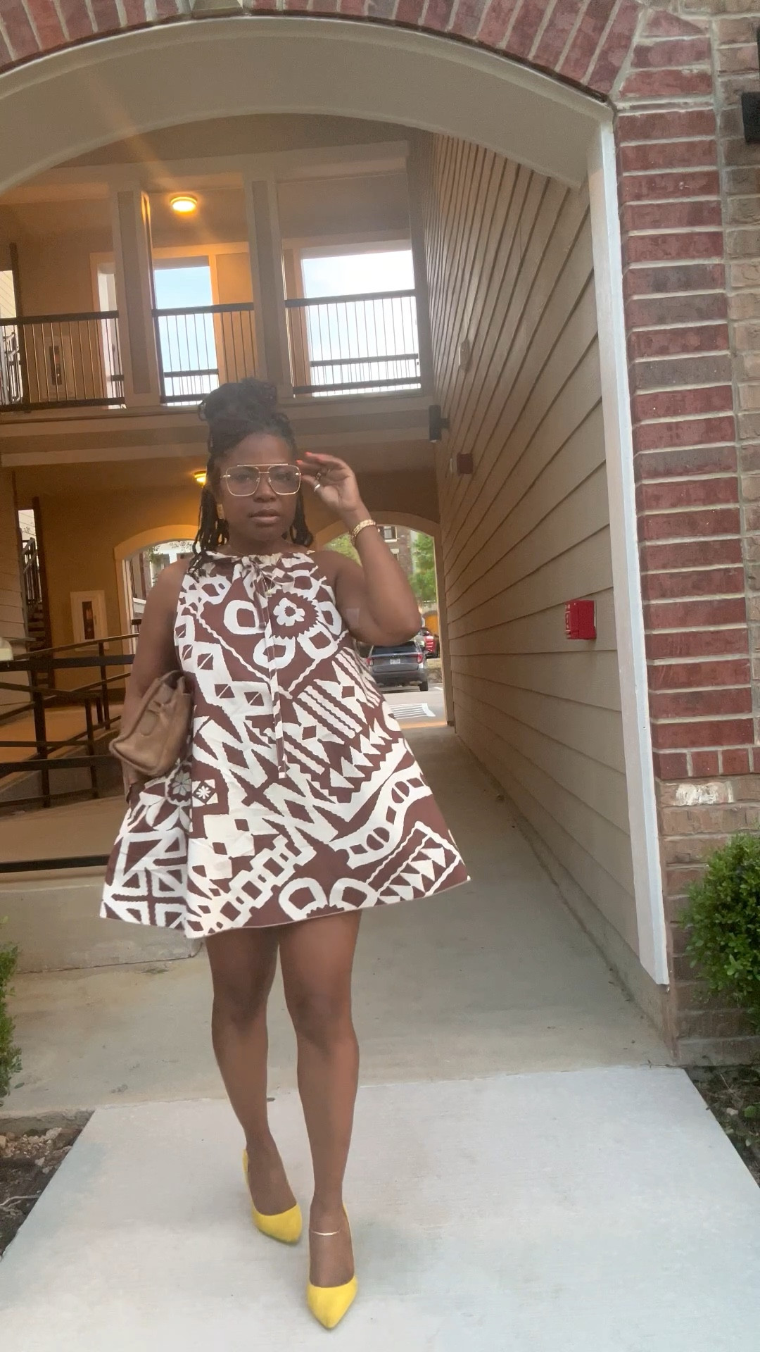 Good day ladies! Another style inspired outfit. Okay, outfit is not available at Urban Outfitters for purchase. (I know so sorry) but again it’s for inspiration. Brown is in this season, but a pop of color can always brighten an outfit. 

Dress: small (urban outfitters), shoe:7.5, vintage Coach bag. Petite 

#LTKPetite #LTKgrwm #LTKootd