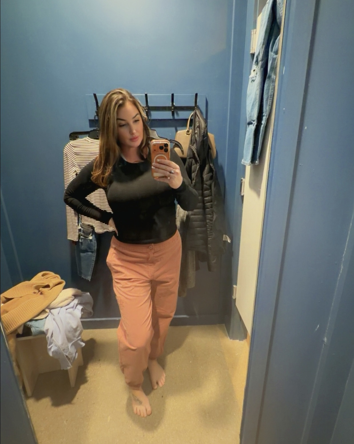 These pants are such a fun spring piece. Light, comfortable, and a little different from my usual outfits.
Pants 12,  shirt M 

#ltkstyle #ltkfinds #springstyle #americaneagle #casualfashion #momstyle
