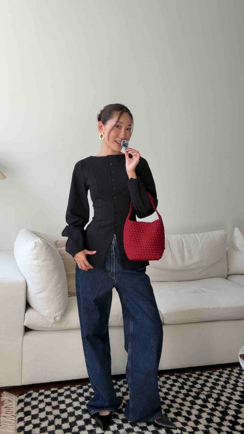 Fall dinner look

Loving my new blazer from Aligne! Wearing XS. Paired with Agolde jeans (wearing size 25)  

 