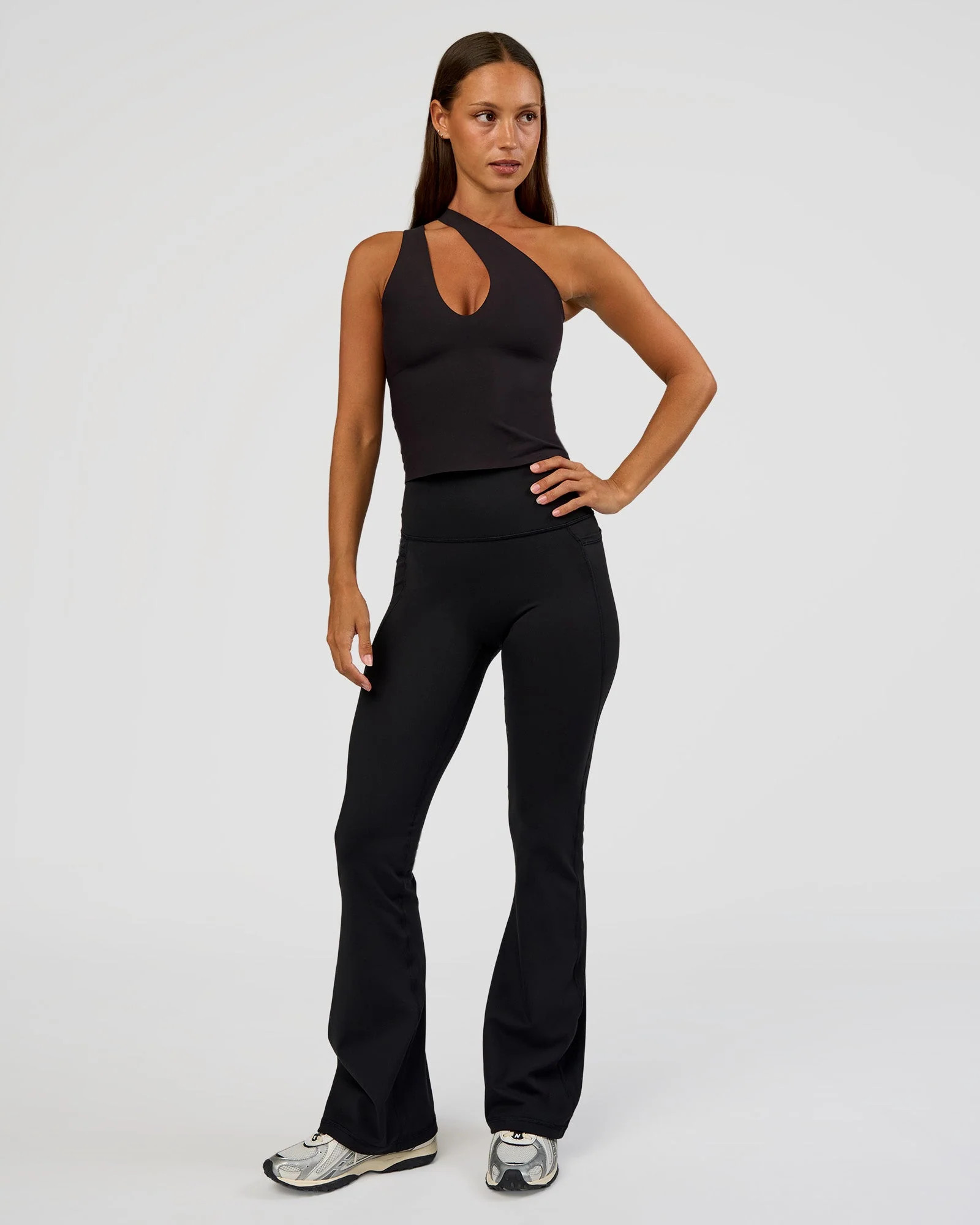 Fusion Ultra High-Rise Flared Petite Legging Pockets - Black | LSKD | LSKD