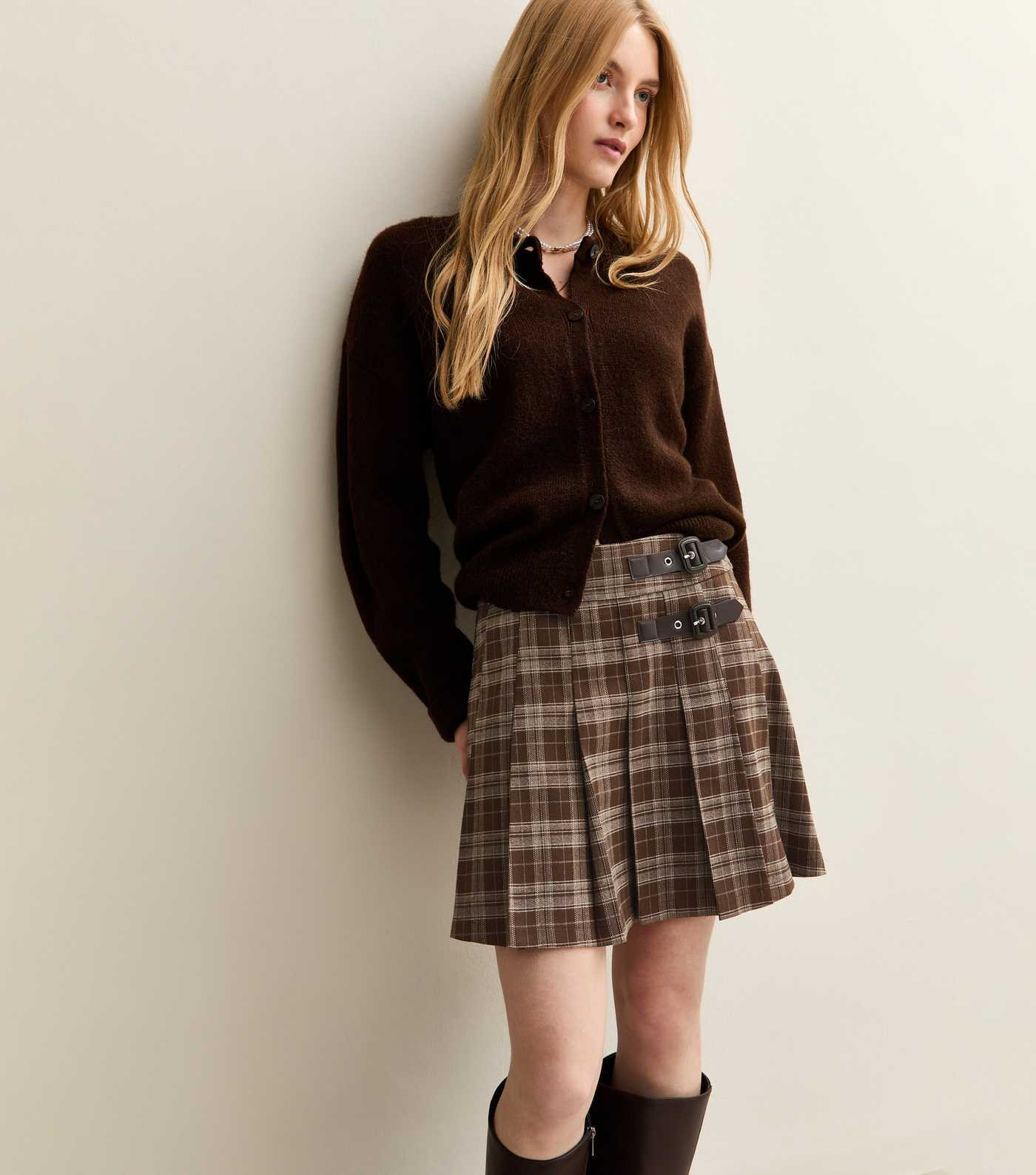 Brown Pleated Check Mini Skirt | New Look | New Look (UK)