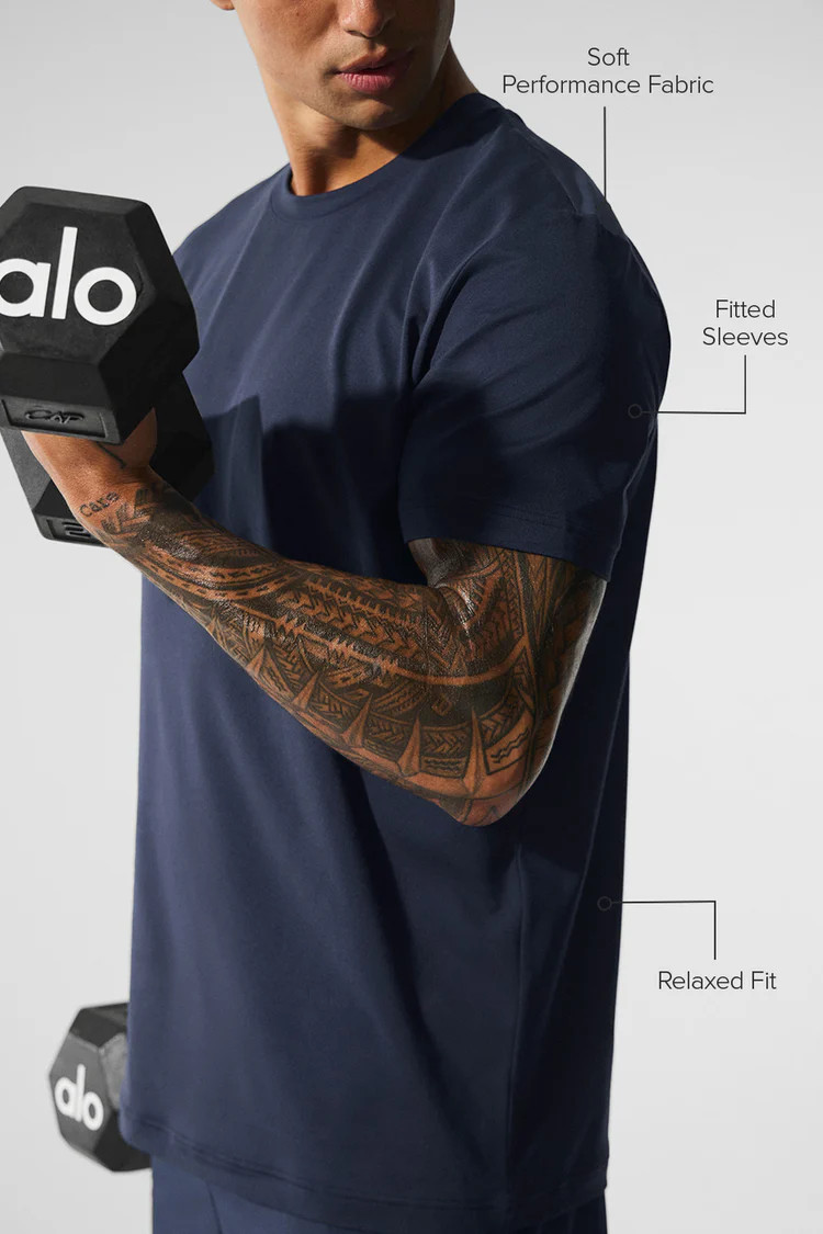 Conquer Reform Crewneck Short Sleeve | Alo Yoga
