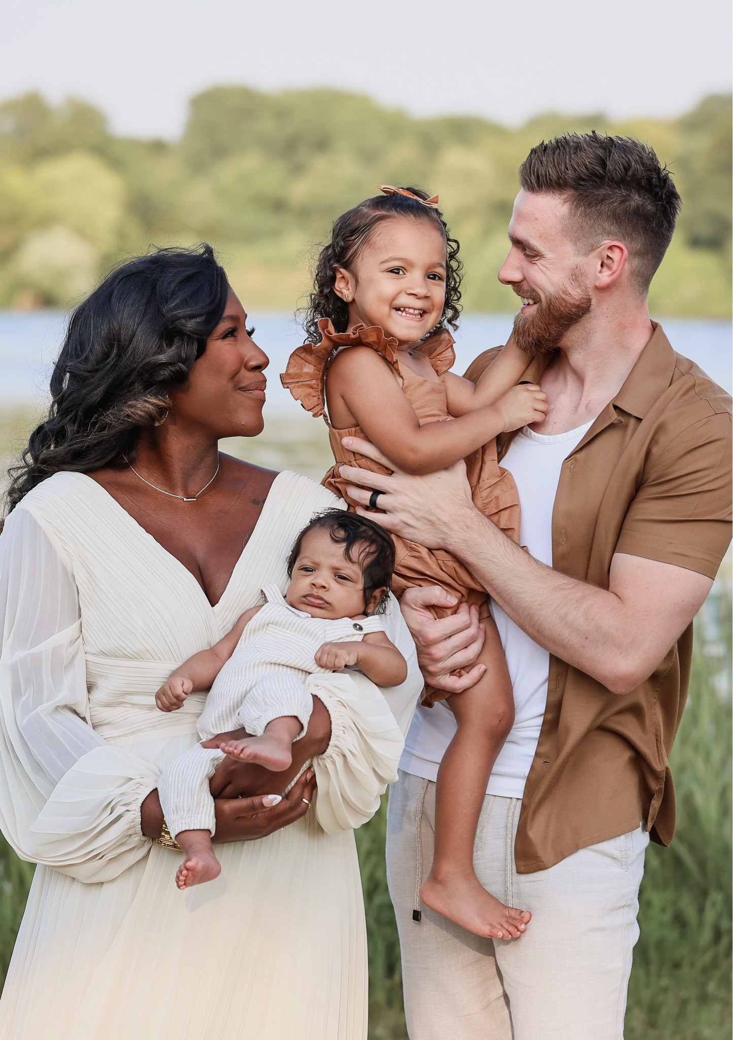 Family Shoot
Men: Medium 
Women: Medium 
Girl: 2T
Boy: 0-3 months 

#LTKfamily #LTKkids #LTKbump