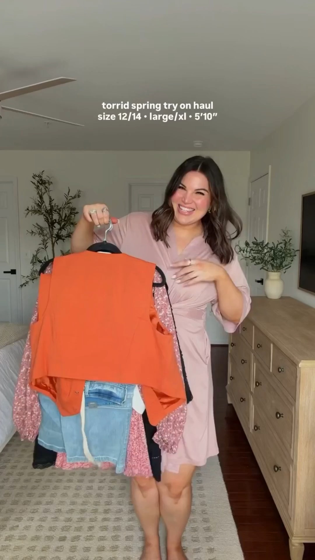 Spring try on haul from @Torrid   

Rushed tank- size 0
Floral pants- size 0 tall
Orange skirt- size 0
Orange vest- size 0
Ruffle shorts- size 0
Crop top- size 0
Drawstring jeans- size 12 tall
Flare Jeans- size 10 tall
Black top- size 00
Black kimono- size 1
Grey top- size 00
Flowy pants- size 1 regular

#LTKSeasonal #LTKMidsize #LTKTall