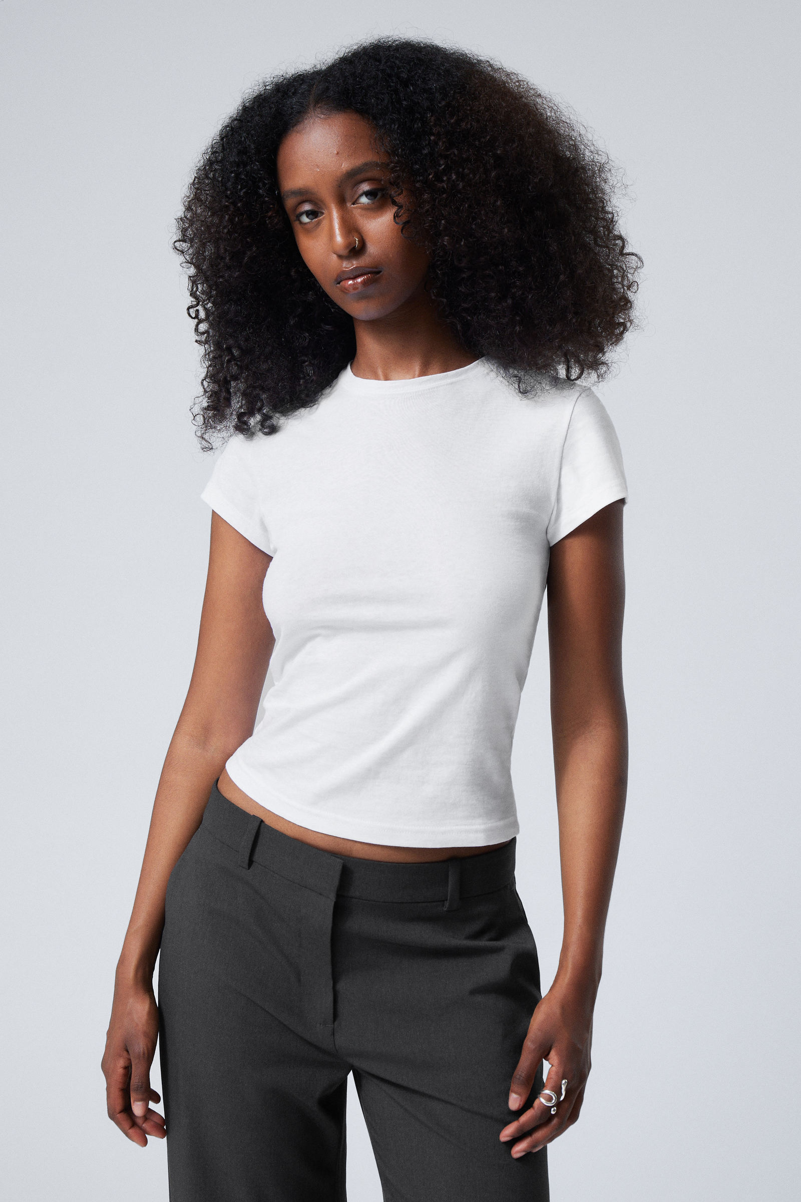 Figurbetontes Kurzarm-T-Shirt | Weekday