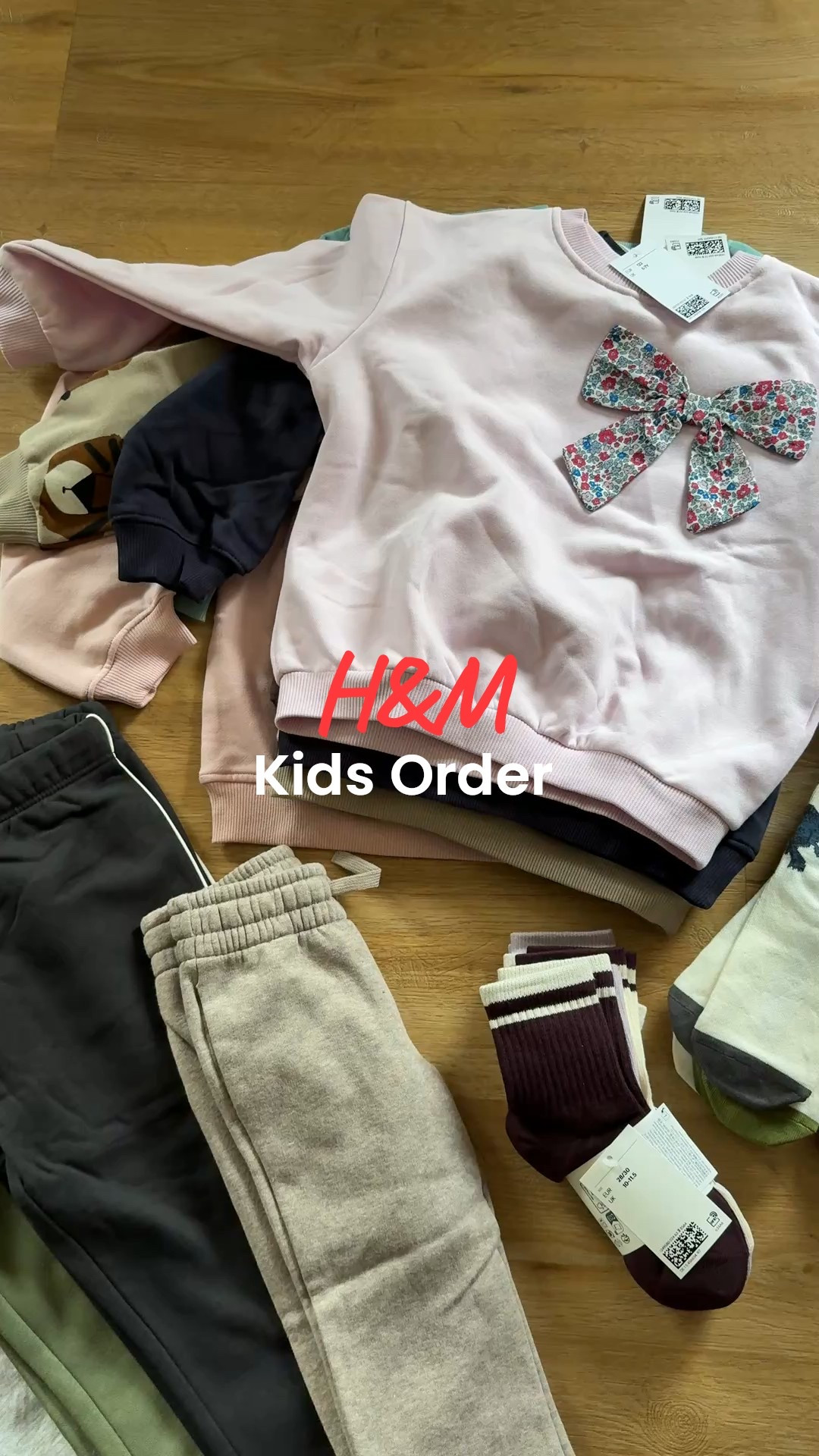 H&M Kinder Bestellung. Vor allem bei Hoodies gibt’s im Moment richtig tolle Prints. Super cool😎 #hoodei #sweater #pullover #hundmkids #kinderoutfit #socken #dinos #tiger 

#LTKeurope #LTKkids #LTKdeutschland