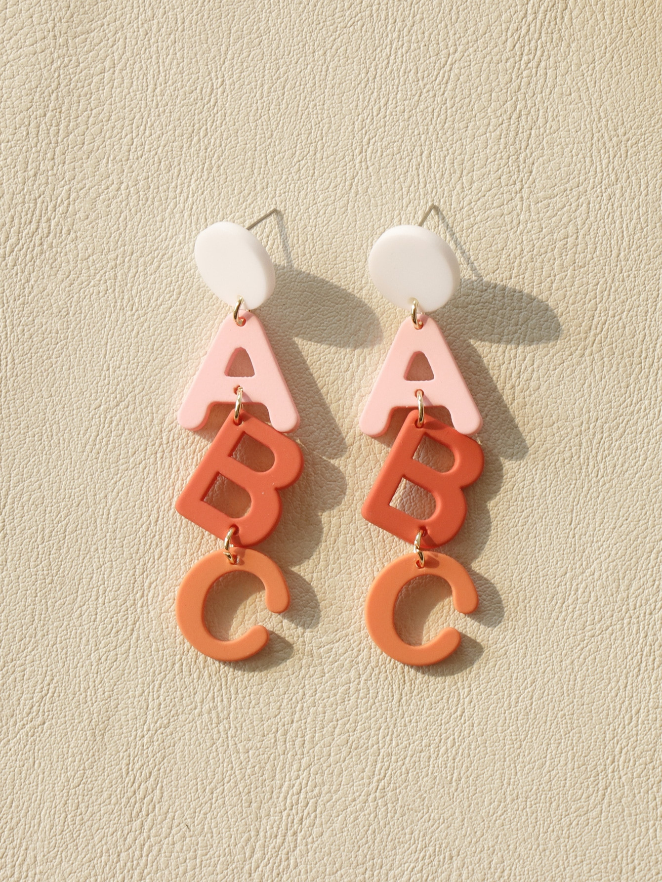 1pair Fashionable Acrylic Clay-like Texture Abc Letters Design Leopard Print, Dot Print Dangle Ea... | SHEIN