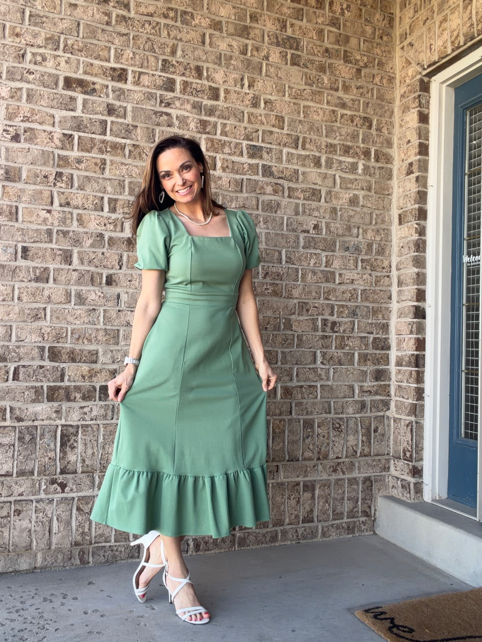 This dress is made with thick material! Love that it has pockets too! 

#LTKOver40 #LTKootd #LTKmomlife