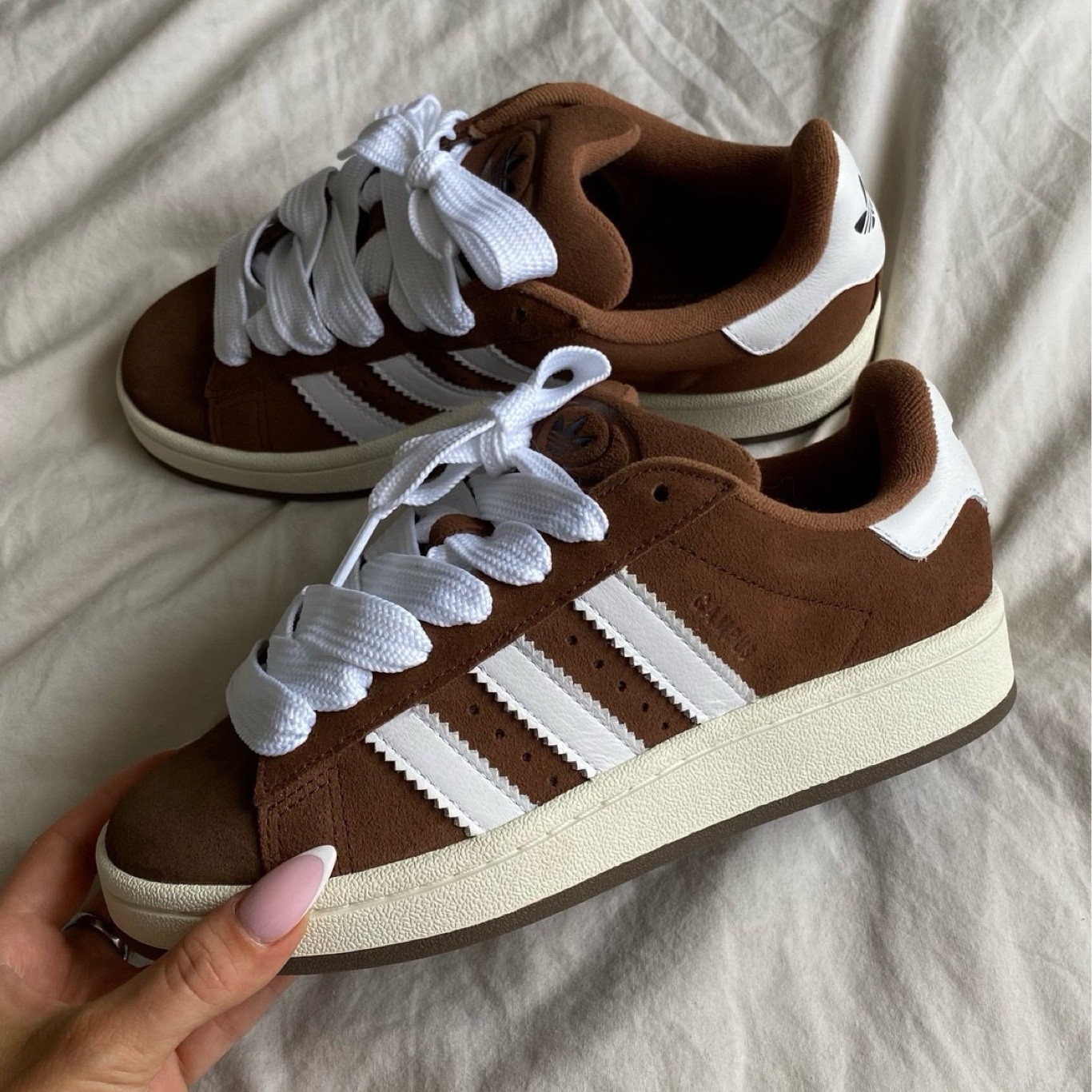 the perfect fall sneakers🍂🤎
📸: @daisy.wolanski


#LTKshoecrush #LTKSeasonal #LTKstyletip