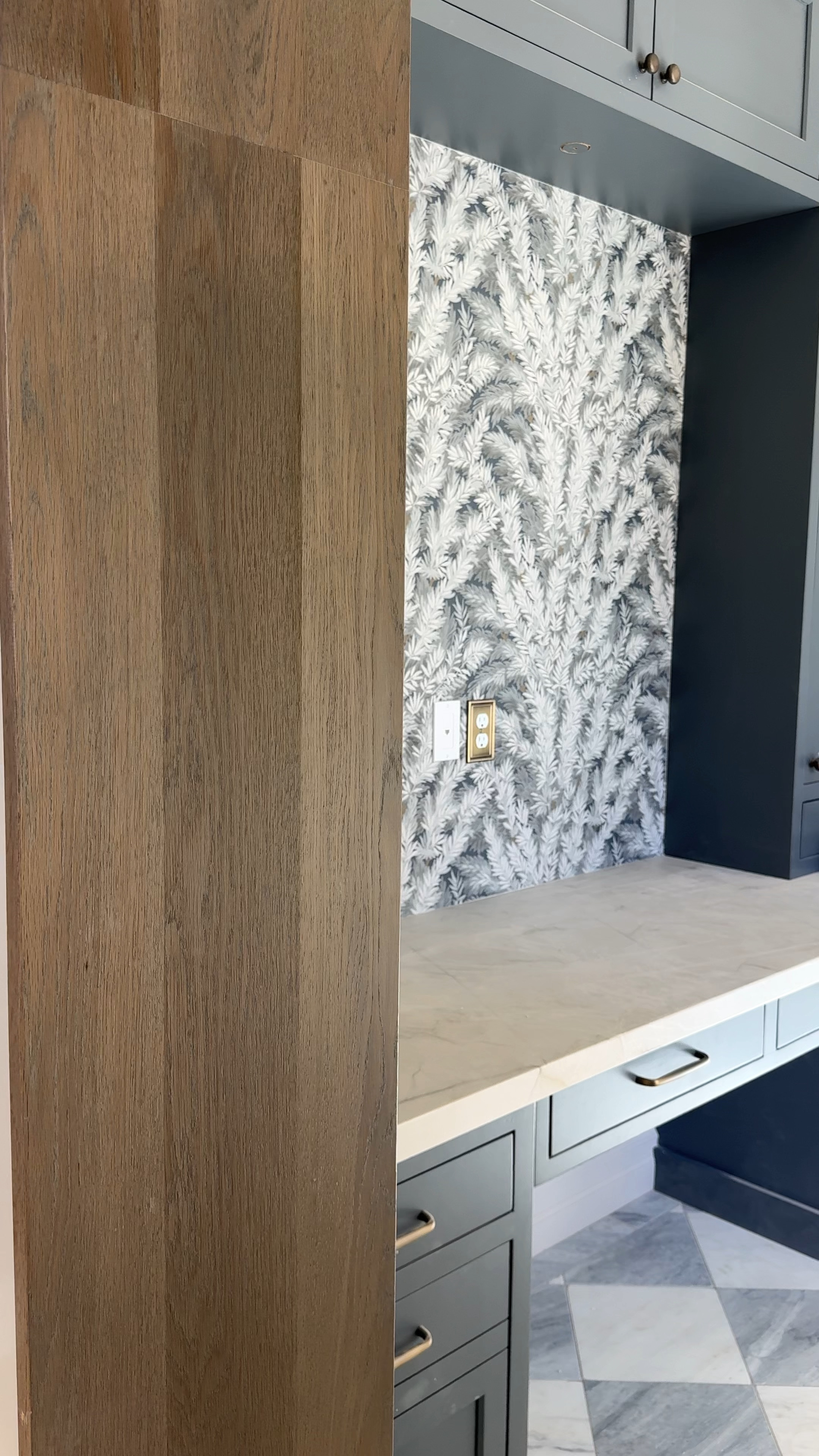 I’ve always been obsessed with this wallpaper and I’m so happy to have found the perfect spot for it in my new home!  This built in desk area off of the mud room and kitchen will serve as my husbands desk so it had to be functional, but being beautiful was a must for me. 😅

#LTKStyleTip #LTKHome