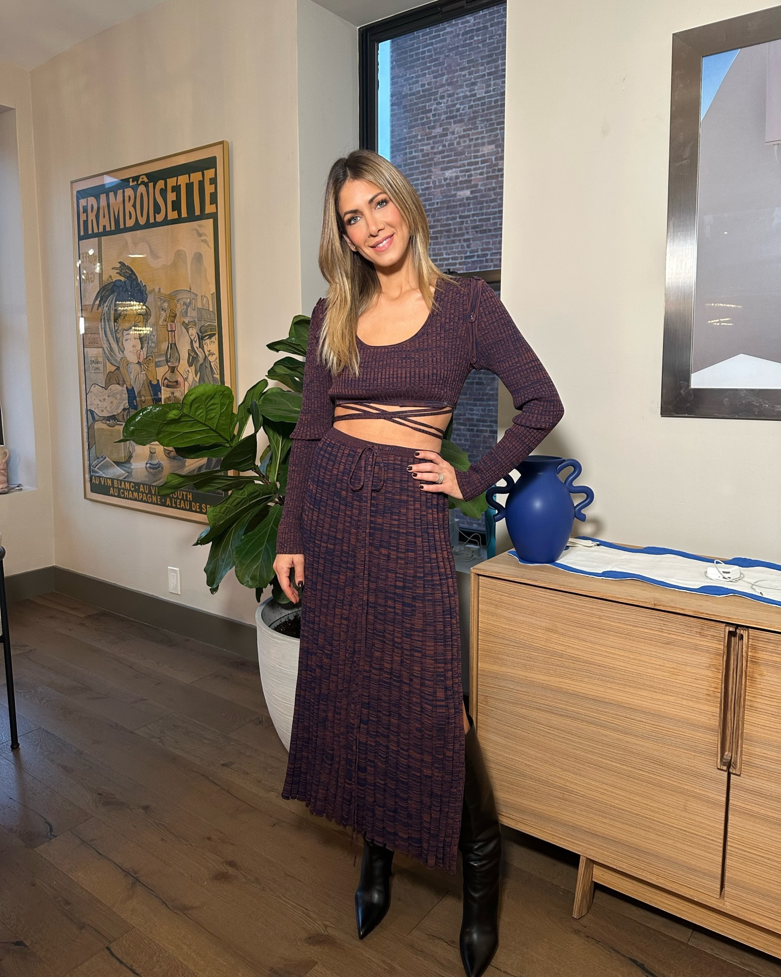 Brynnsgiving set 🧡 I love this color for fall, but the skirt is sold out everywhere! Linking some similar options 🙌🏼 

#friendsgiving #thanksgiving #falloutfits