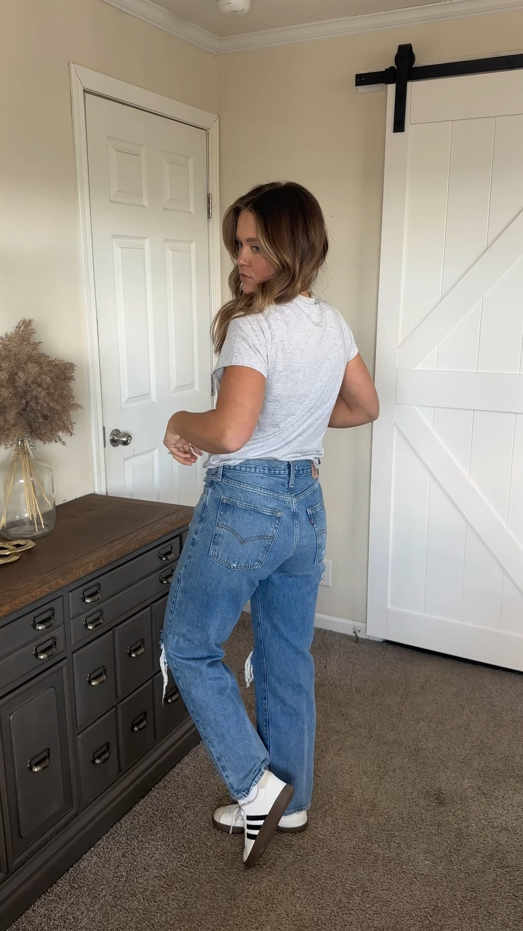 Jeans + Tee = me all spring 

Okay some of my FAVORITE basics!!! 
True size in everything!! 
Medium top
29 jeans 
8 1/2 shoe (actually baught 6.5 kids lol) 


#LTKWatchNow #LTKStyleTip #LTKShoeCrush