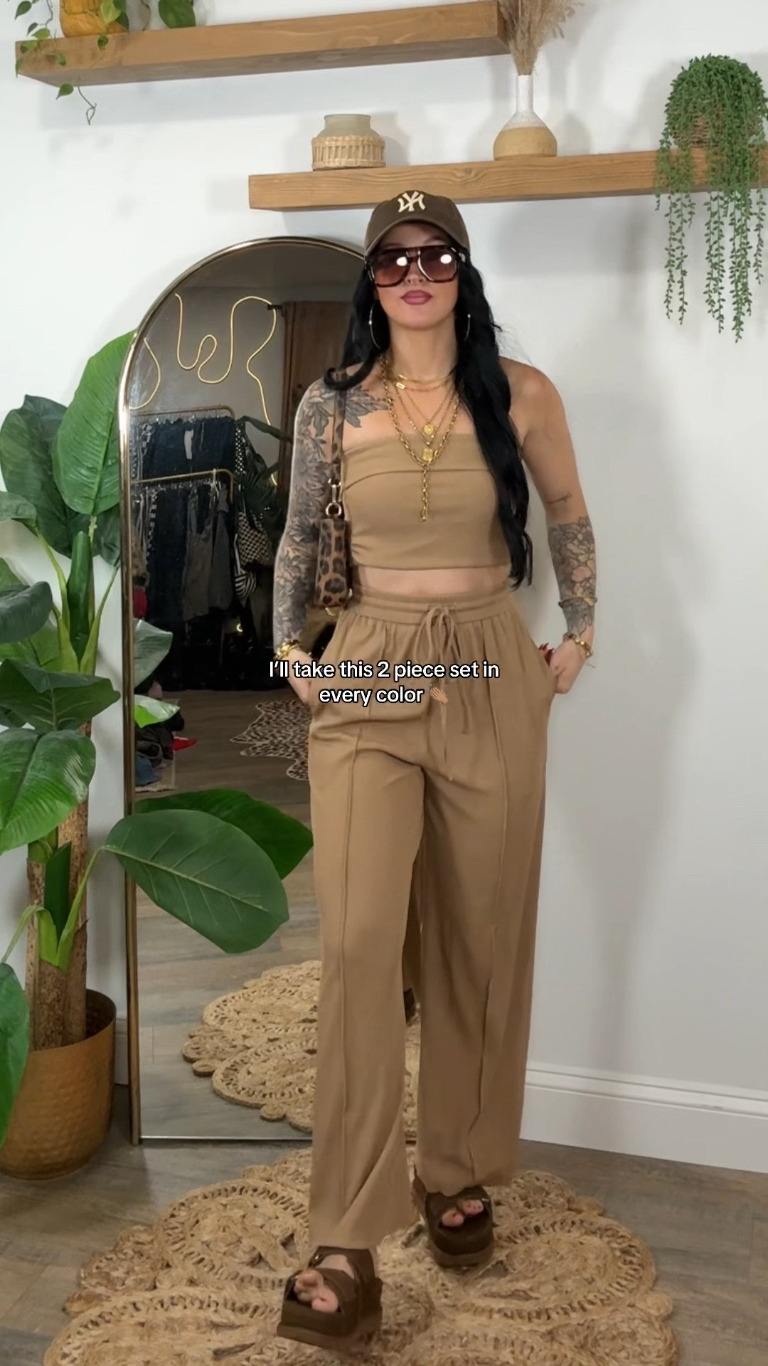 I’m wearing a small in the color camel and I’m 5’3 & 133 lbs ✨