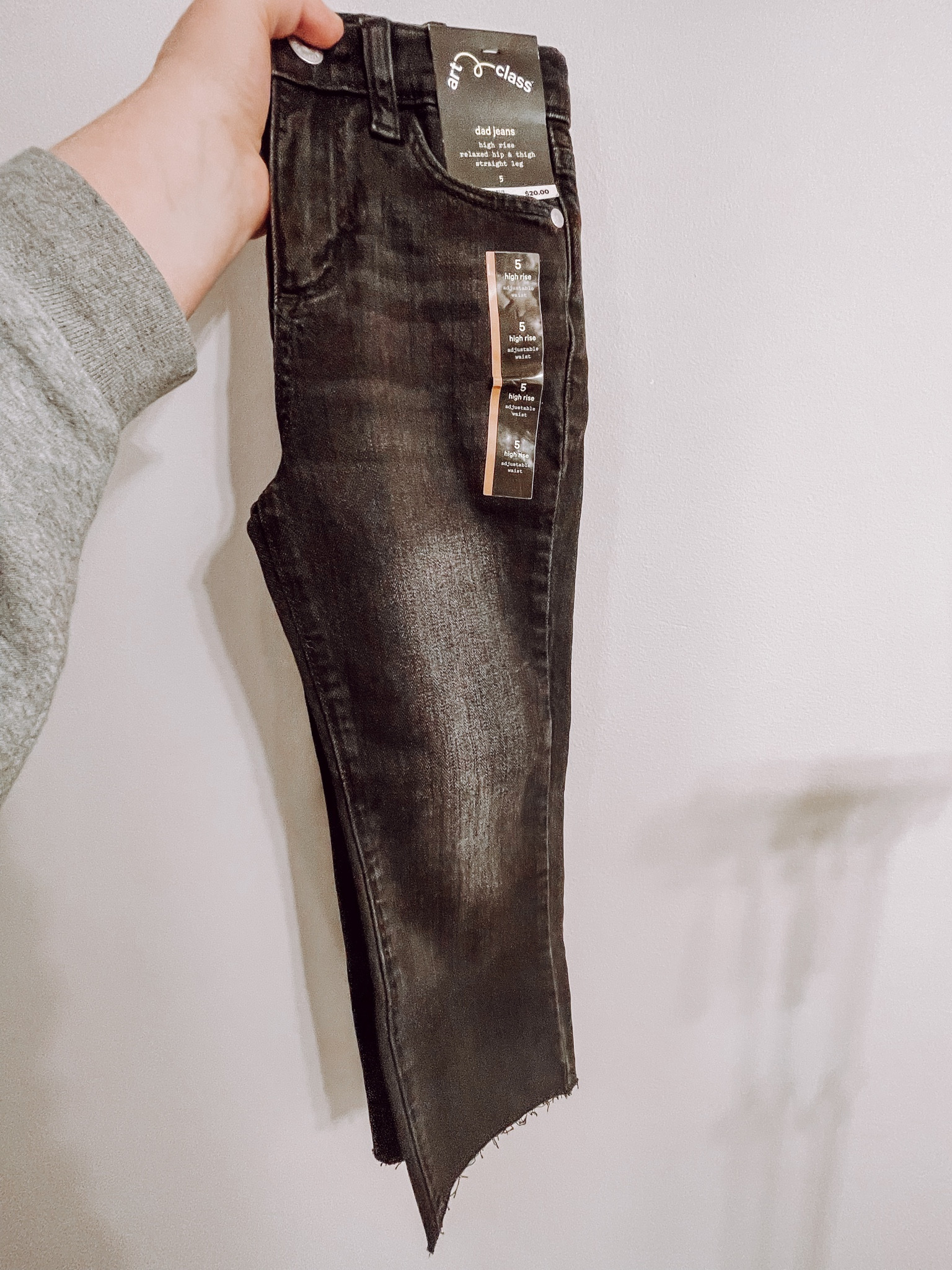 Black denim dad jeans for girls 

#LTKfit #LTKkids