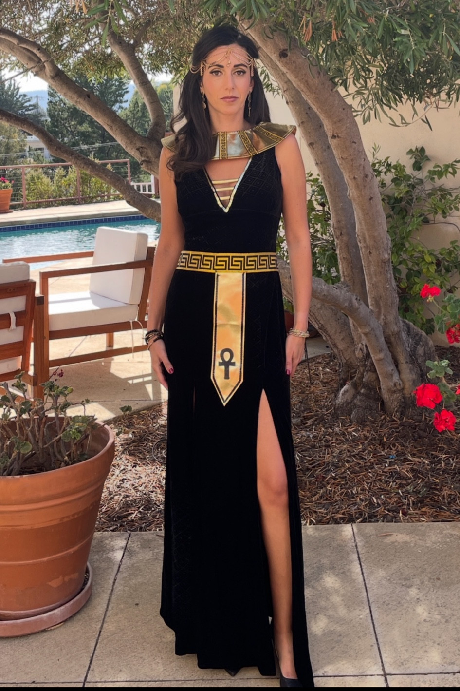 One of the most well made beautiful Halloween costumes of Cleopatra! Love this one I found on Amazon. Perfect for any party. So comfortable too! The head piece was purchased separately on Amazon. 

I’m wearing the size x-small (0-2) 

But you could easily size up as the waist band can cinch in the dress 

#LTKParties #LTKHalloween