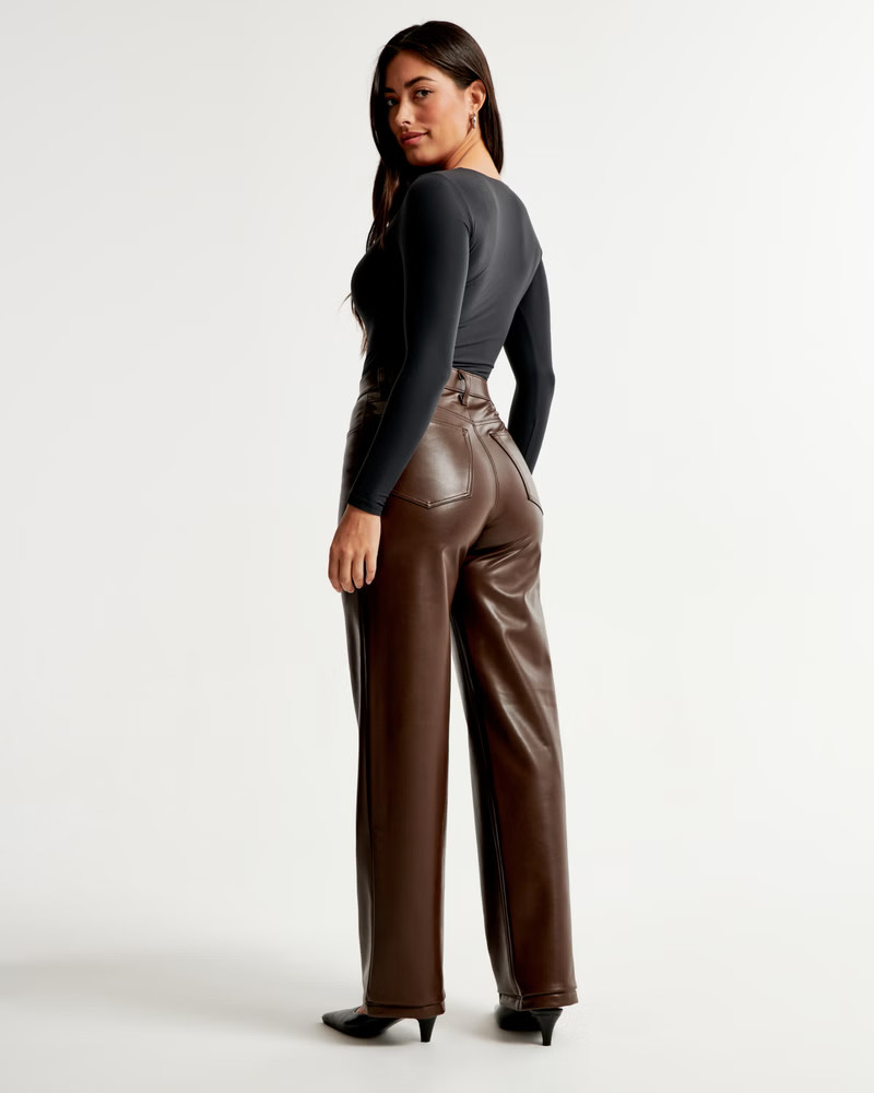 Curve Love Vegan Leather 90s Relaxed Pant | Abercrombie & Fitch (US)