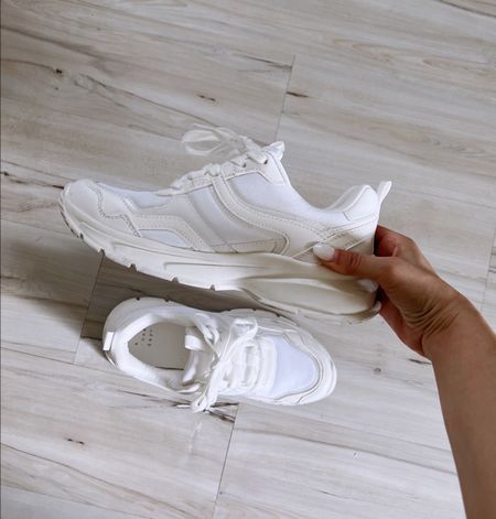 White tennis shoes
White sneakers
Target shoes
White athletic shoes
Inexpensive sneakers
Affordable athletic shoes 

#LTKshoecrush #LTKfit #LTKunder50
