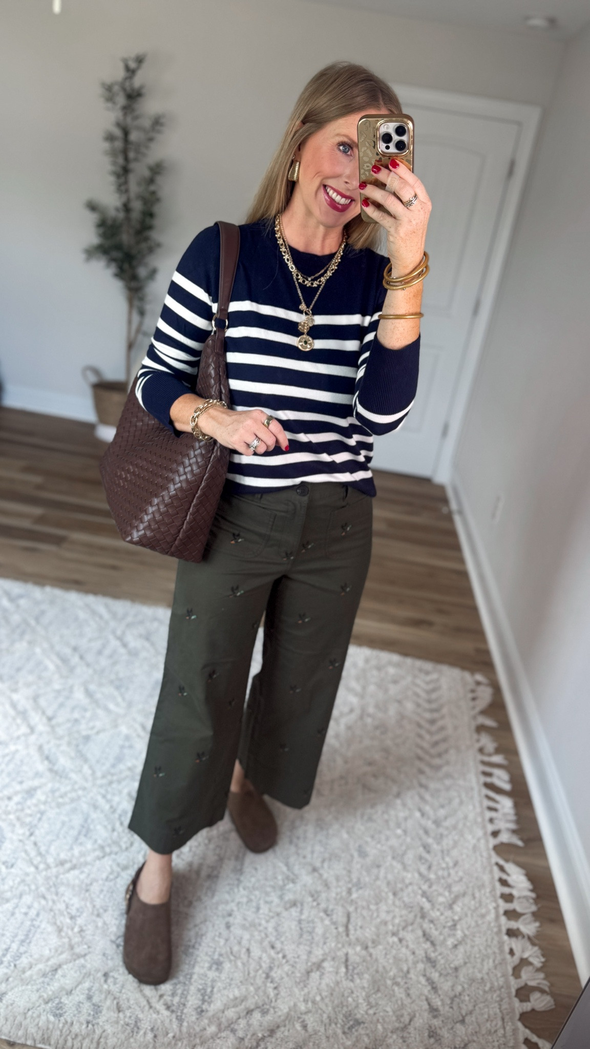 Weekend Walmart Wins try-on
Striped sweater- small
Duck embroidered patch pocket pants- small

#LTKootd