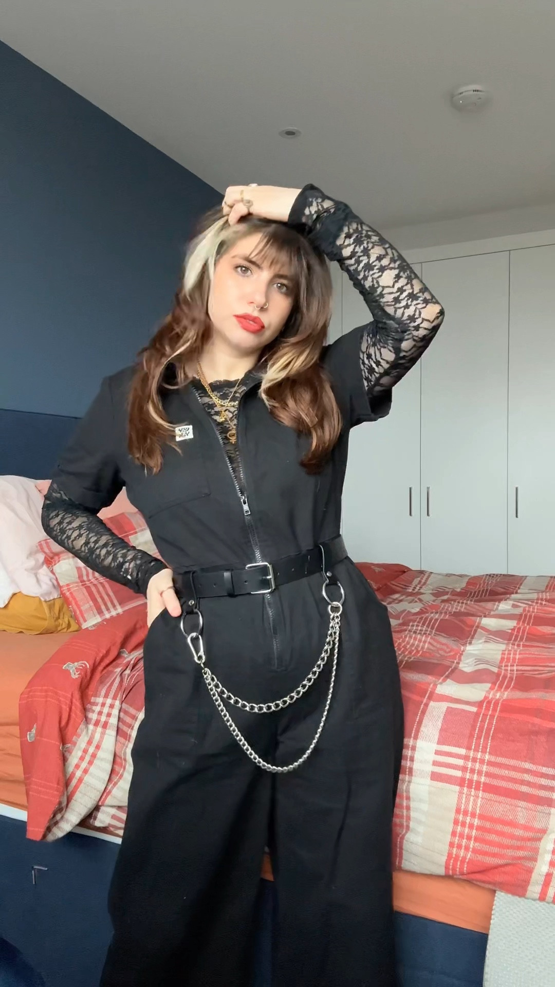 about me: UK14 164cm

outfit details:

top: asos [L]
boxer shorts: amazon [XL]
boiler suit: lucy & yak [16 reg]
belt: mary wyatt
boots: dr martens


#LTKSeasonal #LTKStyleTip #LTKMidsize