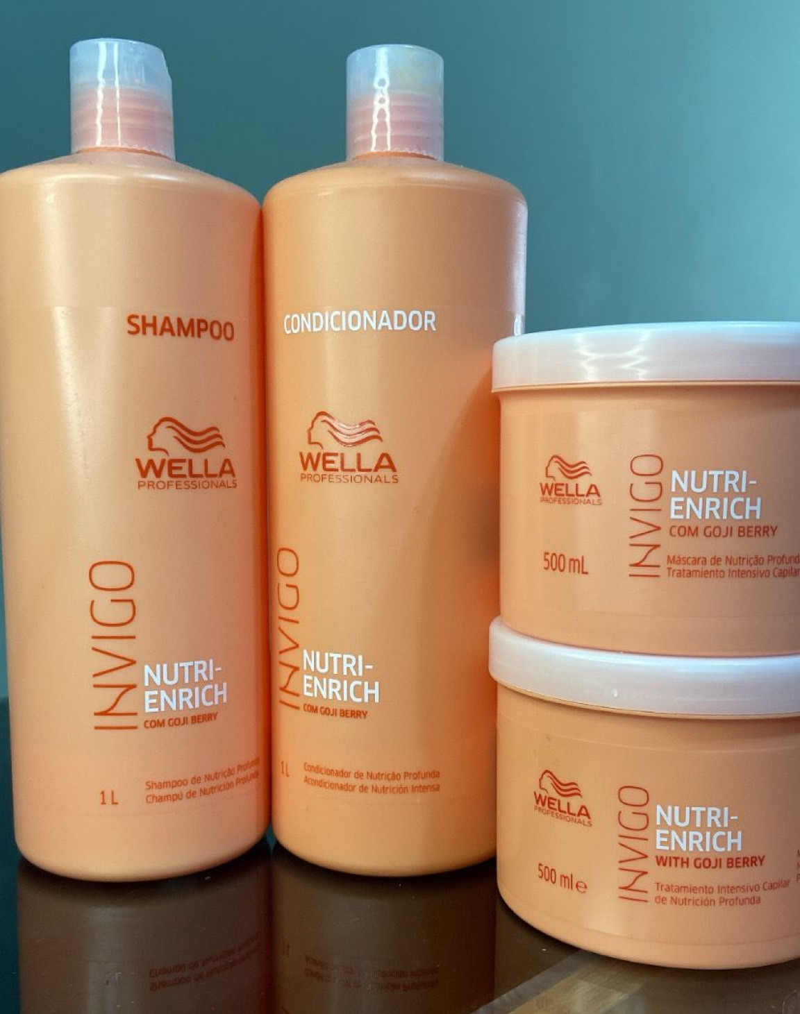 Wella Professionals Invigo Nutri-Enrich Trio hidrata e nutre profundamente garantindo que a saúde dos fios seja recuperada. Assim, melhora a qualidade do cabelo, que fica muito mais macio e com brilho intenso.

#LTKbrasil #LTKSale