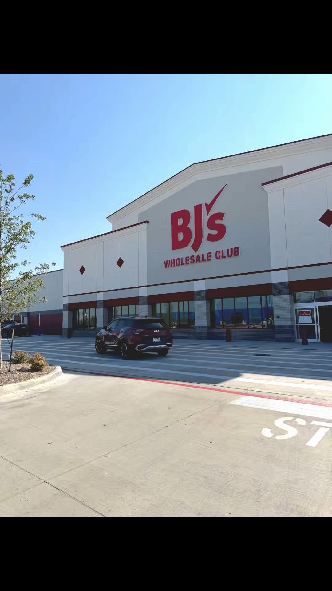 I’m just wondering will this place take Costco and Sam’s customers,

#LTKU #LTKHome #LTKOver40