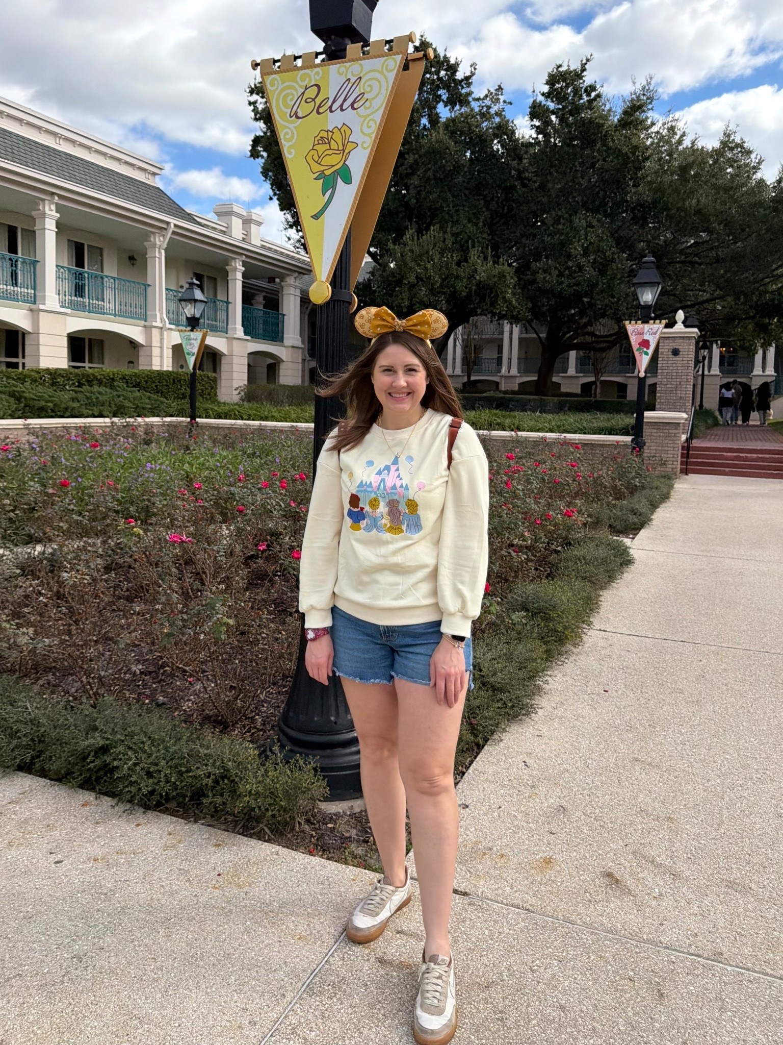 A cute Disney outfit doesn’t have to come with park prices ✨🐭 I love shopping inside the parks, but you can also find so many adorable + affordable options ahead of time — like this sweatshirt 🙌 So comfy, so cute, and perfect for park days or everyday wear!

Linking this sweatshirt plus some of my other Disney outfit faves to mix + match ✨

#LTKFamily #LTKFinds #DisneyStyle #DisneyOutfit #ParkDayStyle #DisneyMomLife #LTKKids #AffordableFinds #DisneyFashion #LTKUnder50

#LTKTravel #LTKootd #LTKMidsize