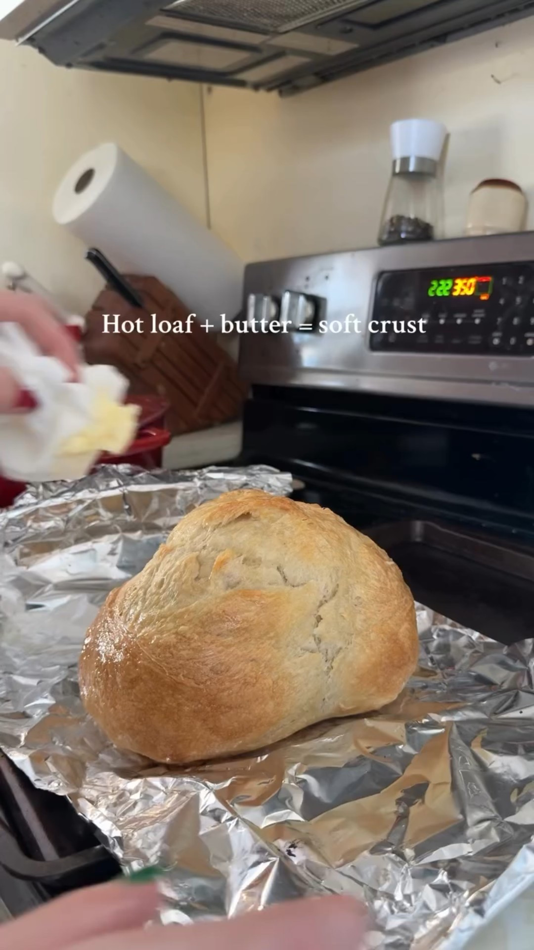 A little baking tip I swear by 🤍
Butter your loaf while it’s still hot — it softens the crust and locks in flavor.
Simple, cozy, and worth it every time 🧈🍞

#cozykitchen #homemadebread #bakingtips #fromscratchliving #warmhome