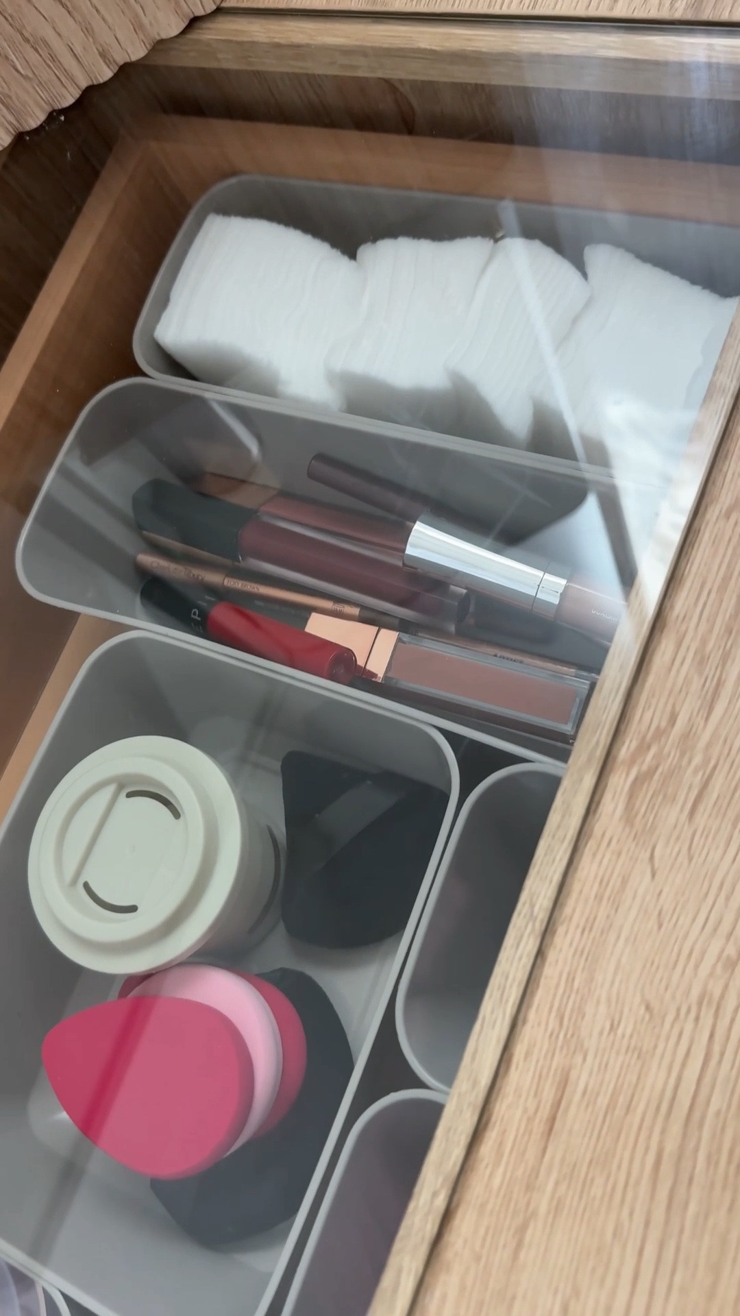 ✨ Organizing my vanity is oddly satisfying and honestly makes getting ready so much easier. I love using organizers, drawers, and little storage containers to keep my skincare, makeup, and beauty favorites easy to find. Not only does everything look cleaner, but it also helps me actually use the products I already have instead of forgetting about them in a drawer. 

❤️Organizar mi vanity es una de mis cosas favoritas. Me encanta usar organizadores y cajitas para tener todo en su lugar, encontrar mis productos más rápido y mantener el espacio limpio y bonito. 🤍

Follow me on Instagram and YouTube
@kirasfashionfinds

#LTKBeauty #LTKHome #LTKvlog