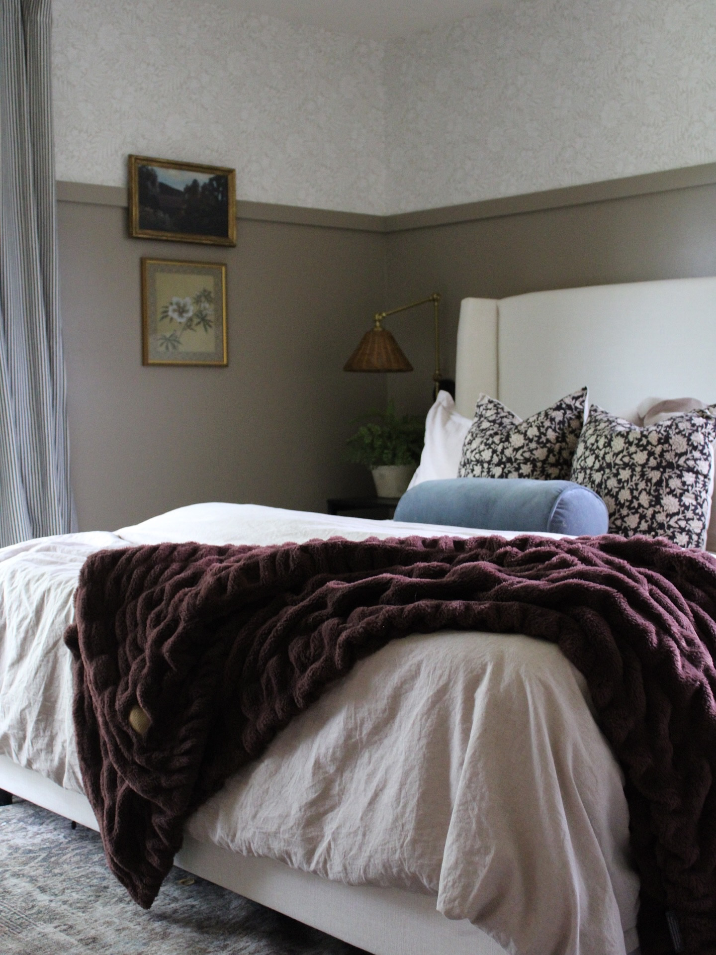 Been spending a lot of time in here during these early postpartum days and boy am I glad I worked to get it in a good place! 🙌🏻 

My favorite thing is the curtains with the wallpaper/wall color combo. The slight pattern mixing looks so nice! 

Color: SW Moth Wing