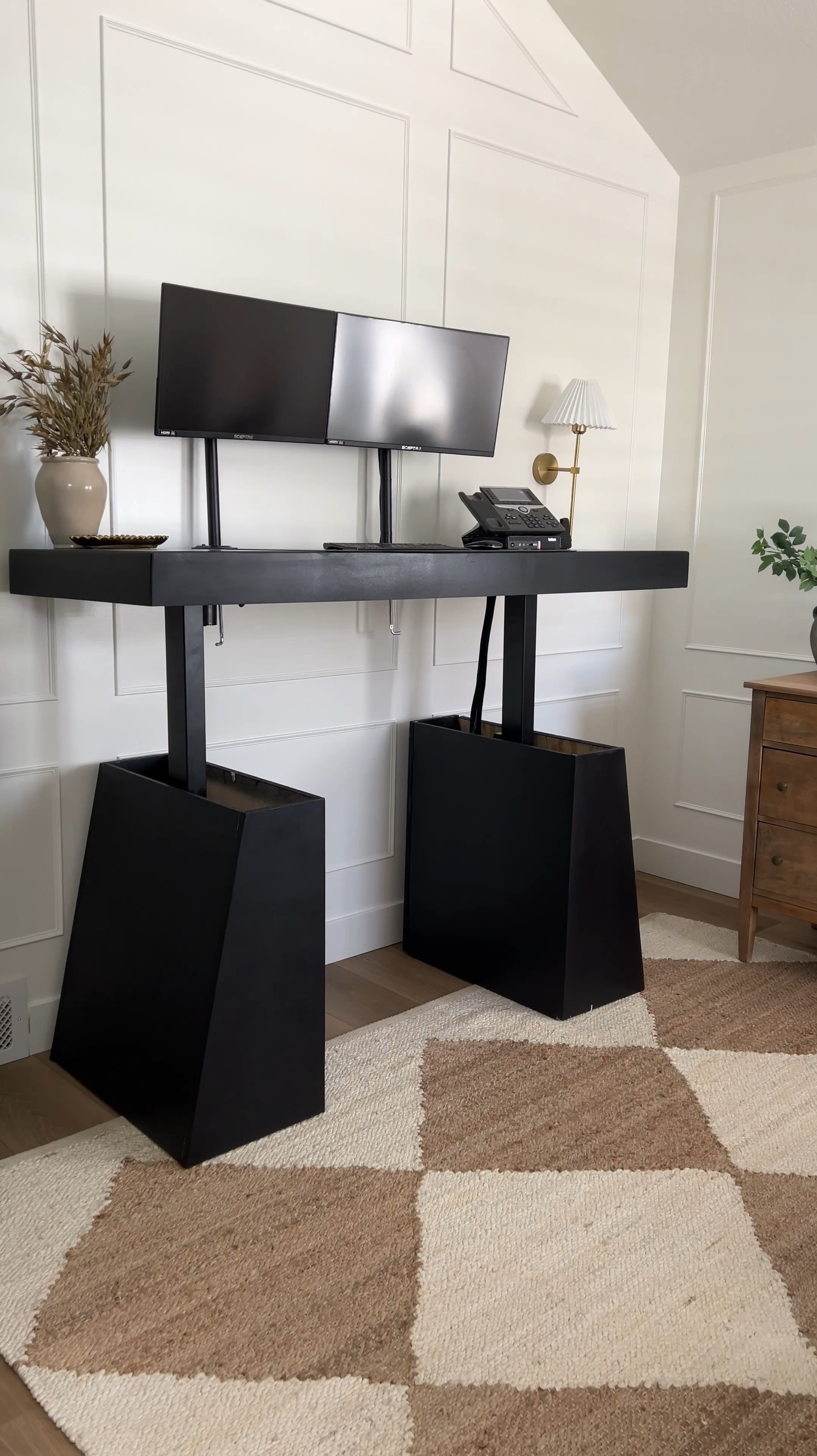 This standing desk might be my most favorite thing ive ever built! #diybuild #building #woodwork #deskdiy #standingdesk #diyoffice #cabinets #homemakeover #trashtotreasure

#LTKHome