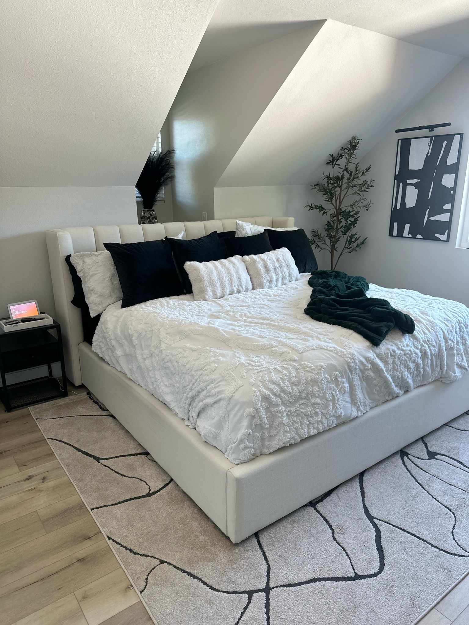 Bedroom touches 

#LTKCyberWeek #LTKHome #LTKStyleTip